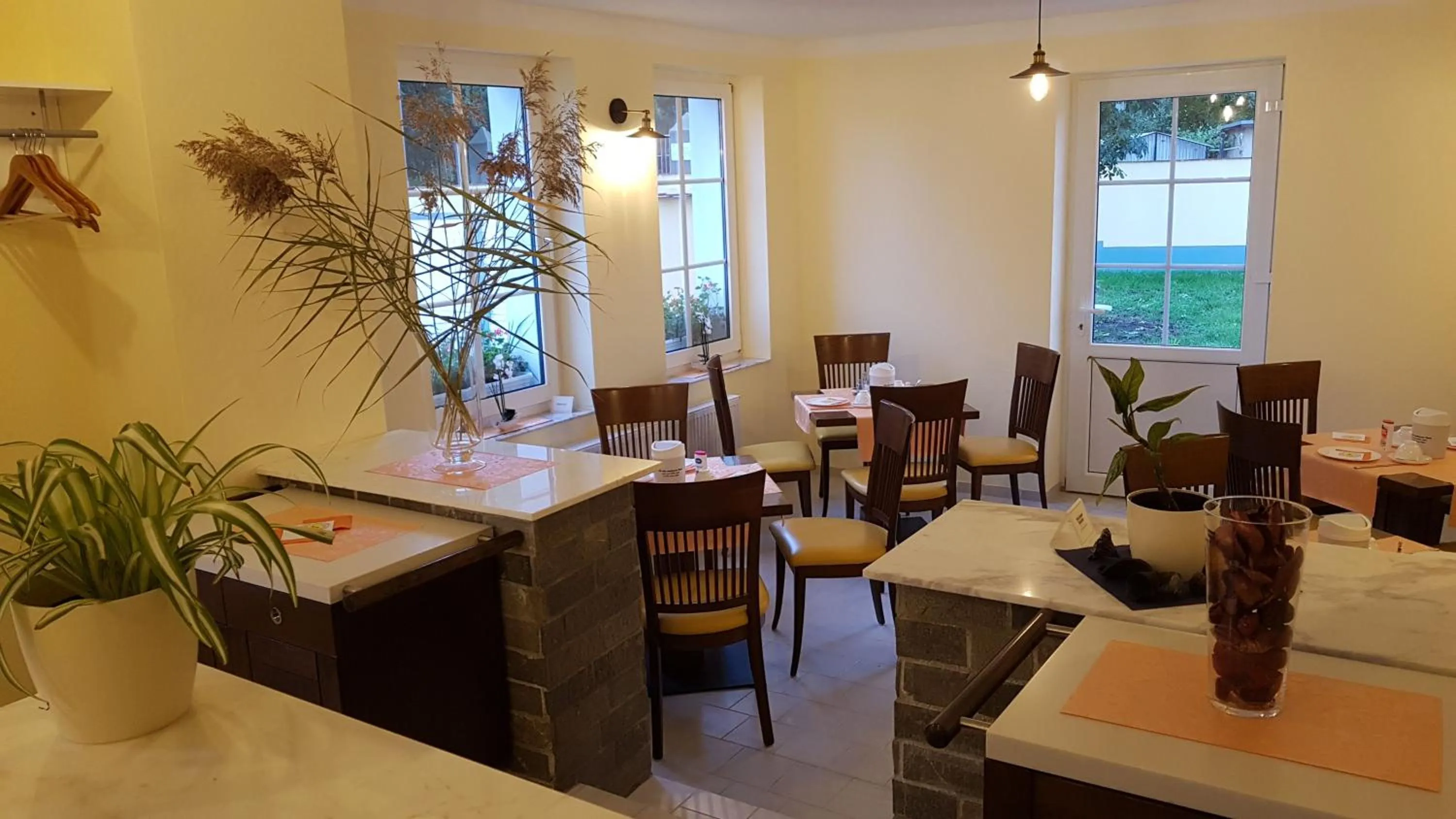 Restaurant/places to eat in Gasthof zur Alten Post