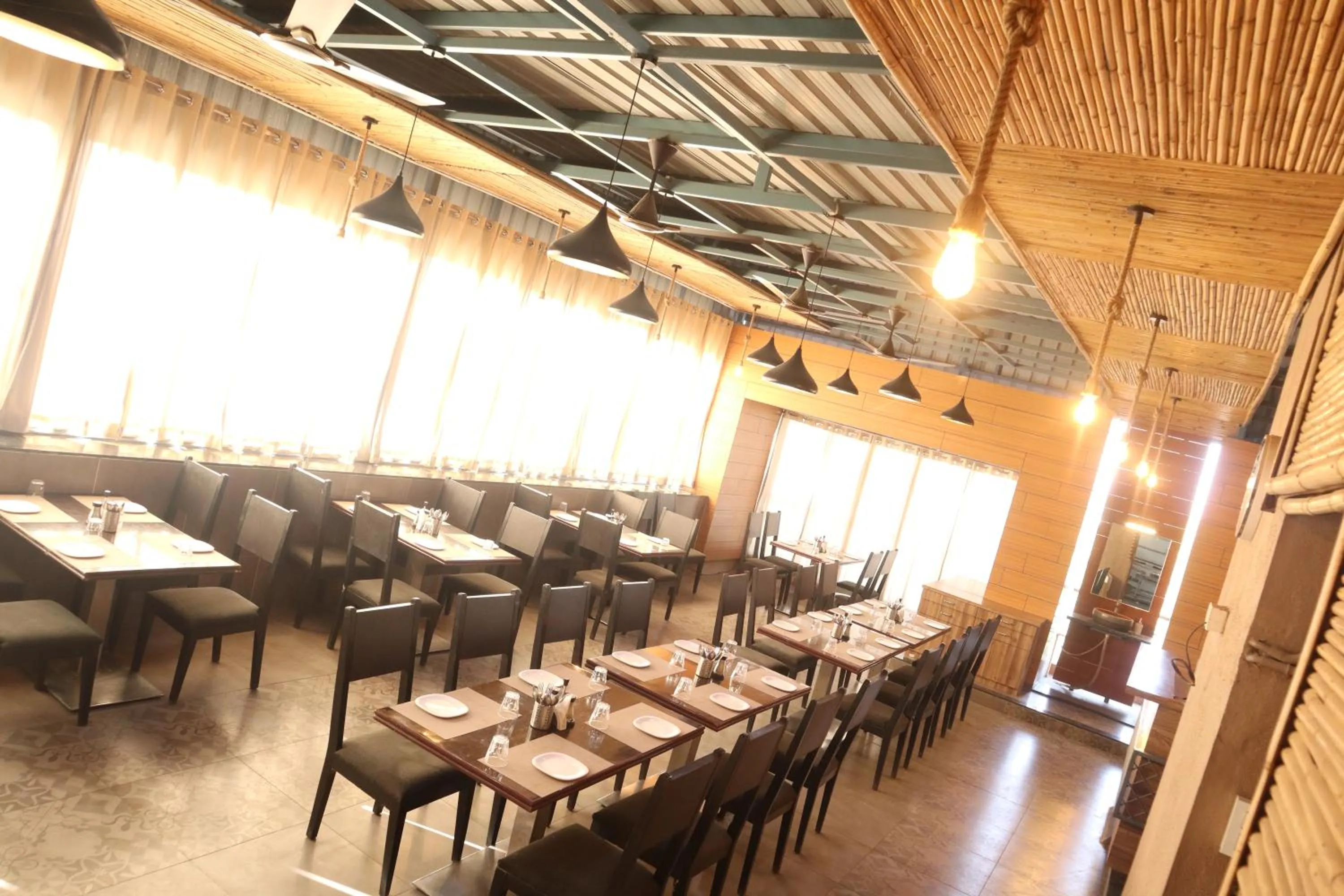 Restaurant/places to eat in Hotel Grand Ecotel, Aurangabad