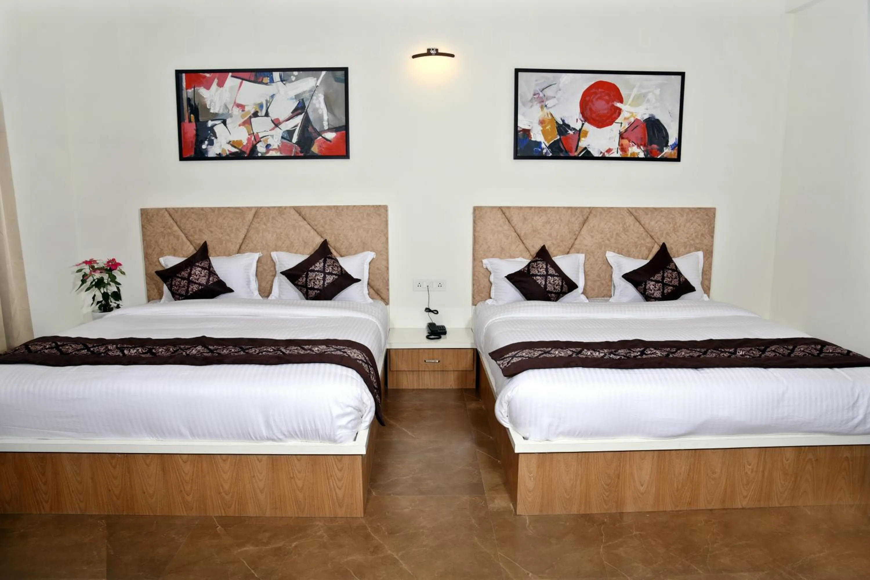 Photo of the whole room, Bed in Hotel Grand Ecotel, Aurangabad