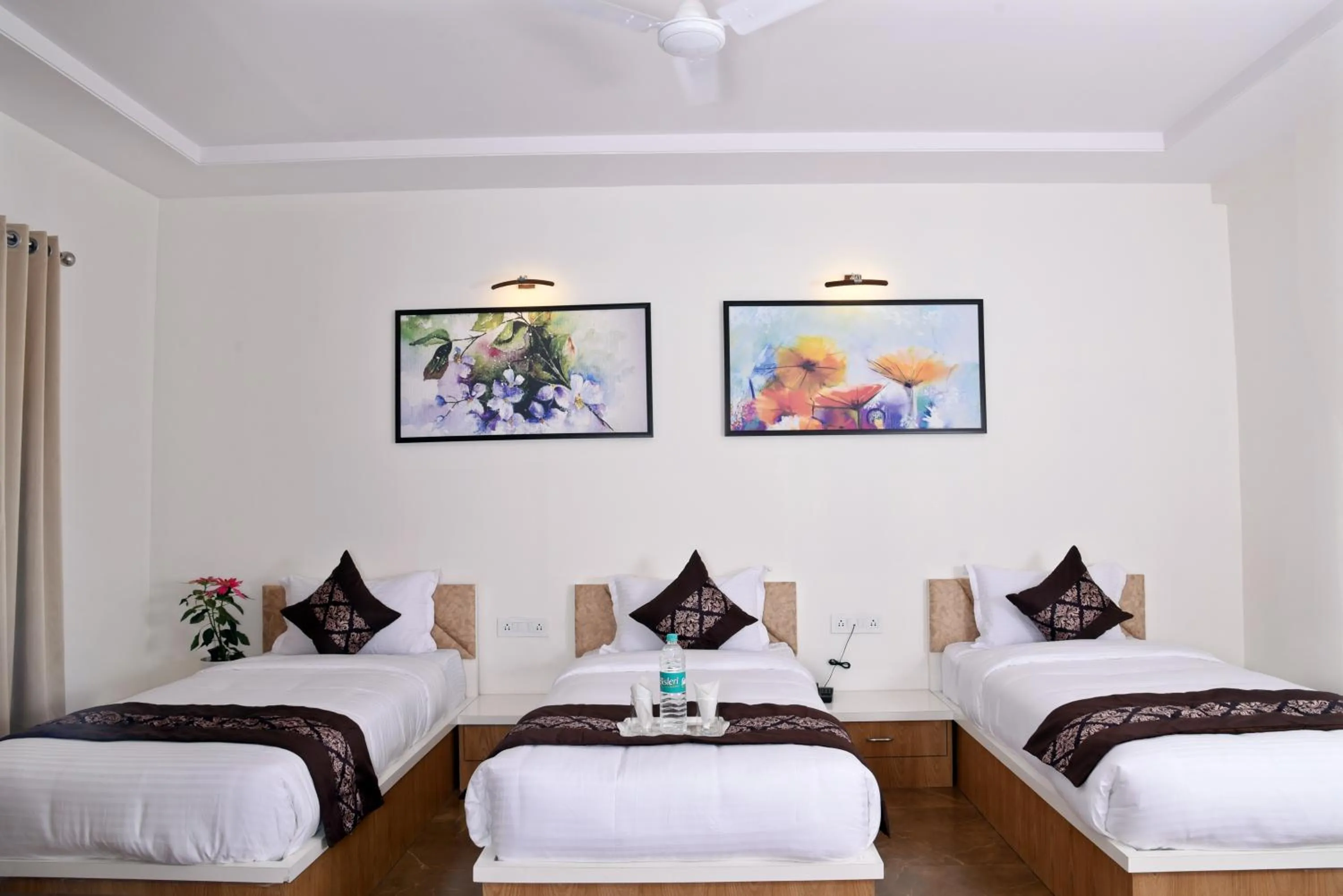 Photo of the whole room, Bed in Hotel Grand Ecotel, Aurangabad