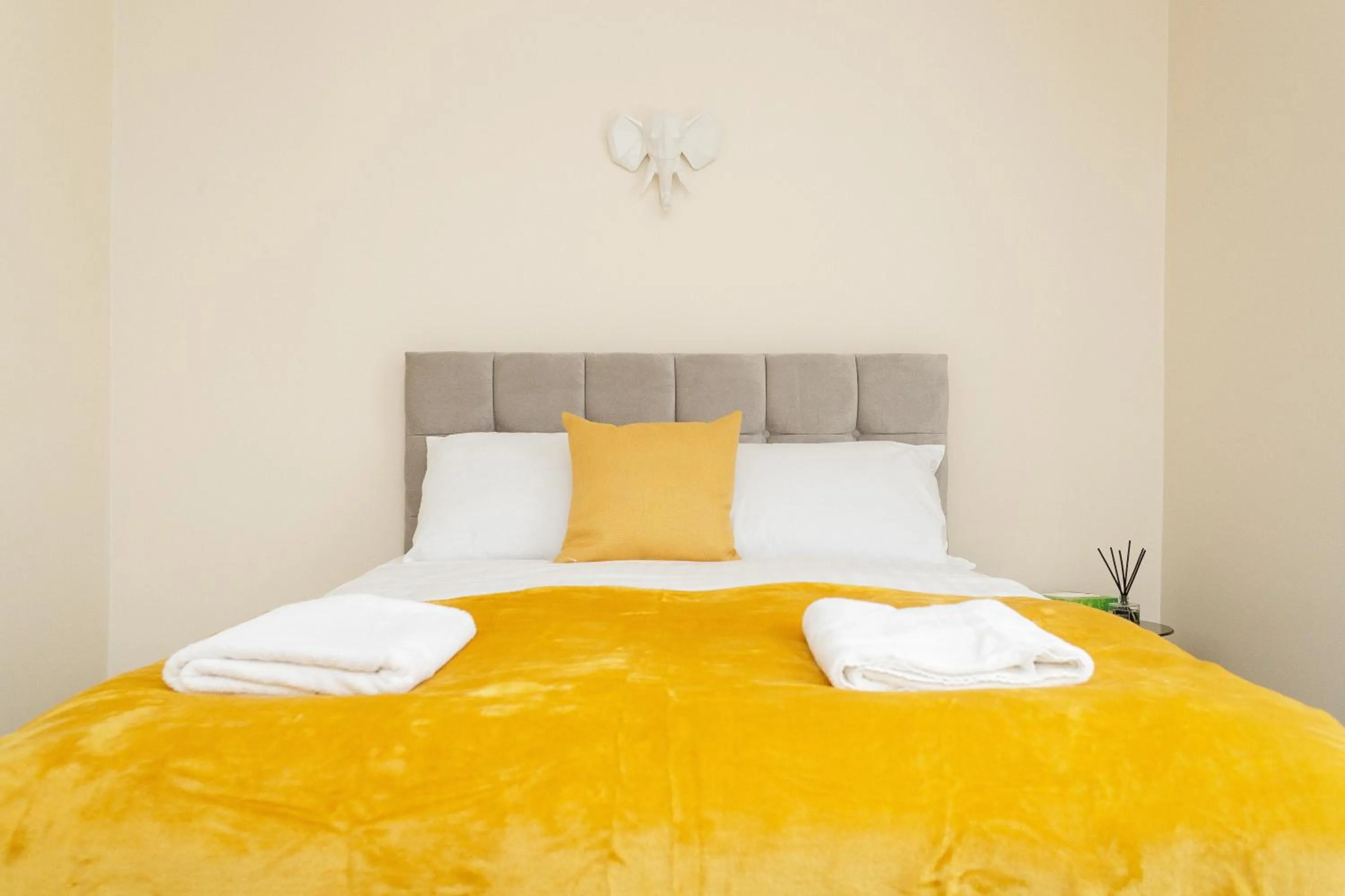 Bedroom in Calvin House Apartments