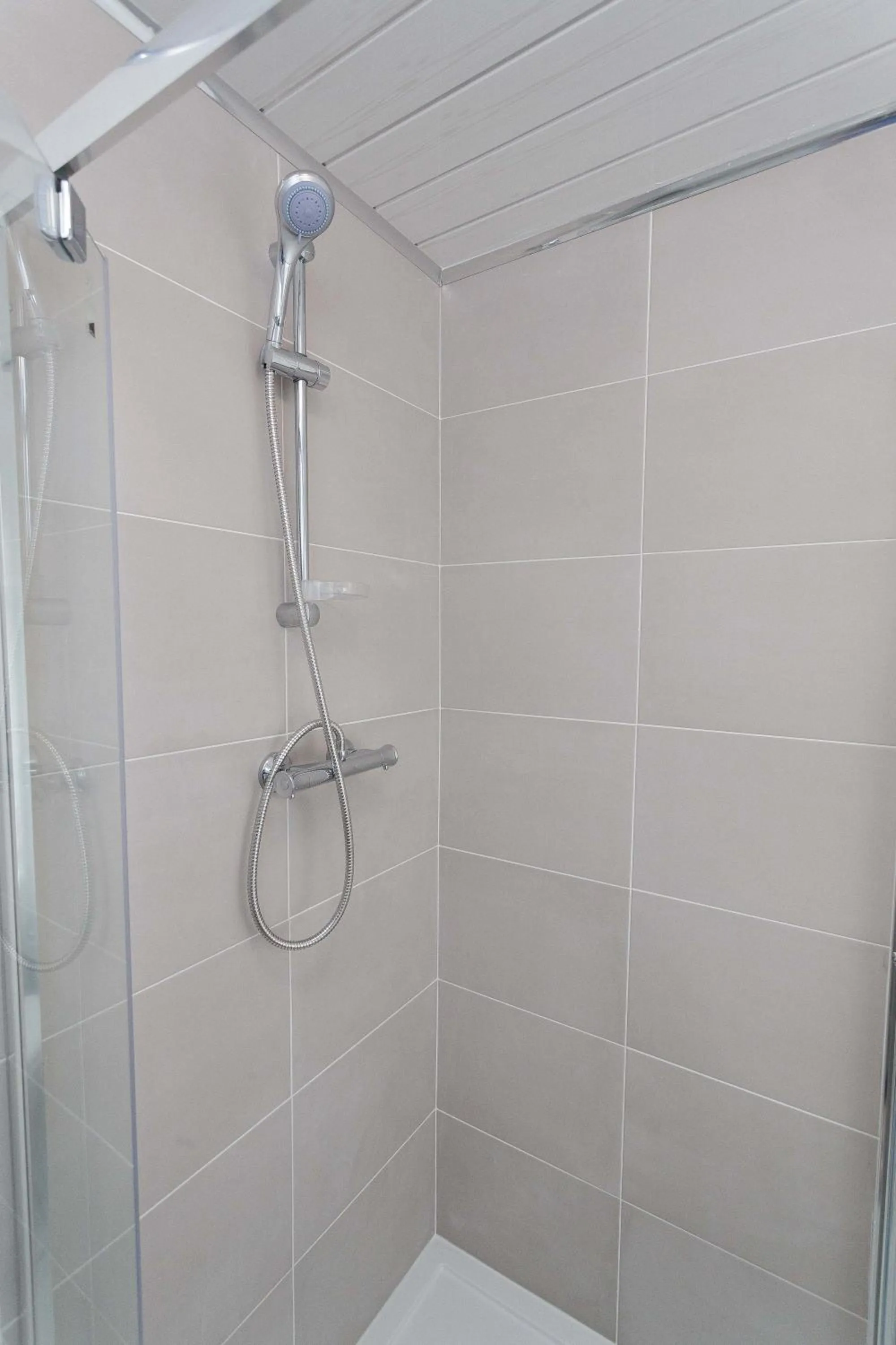 Bathroom in Calvin House Apartments