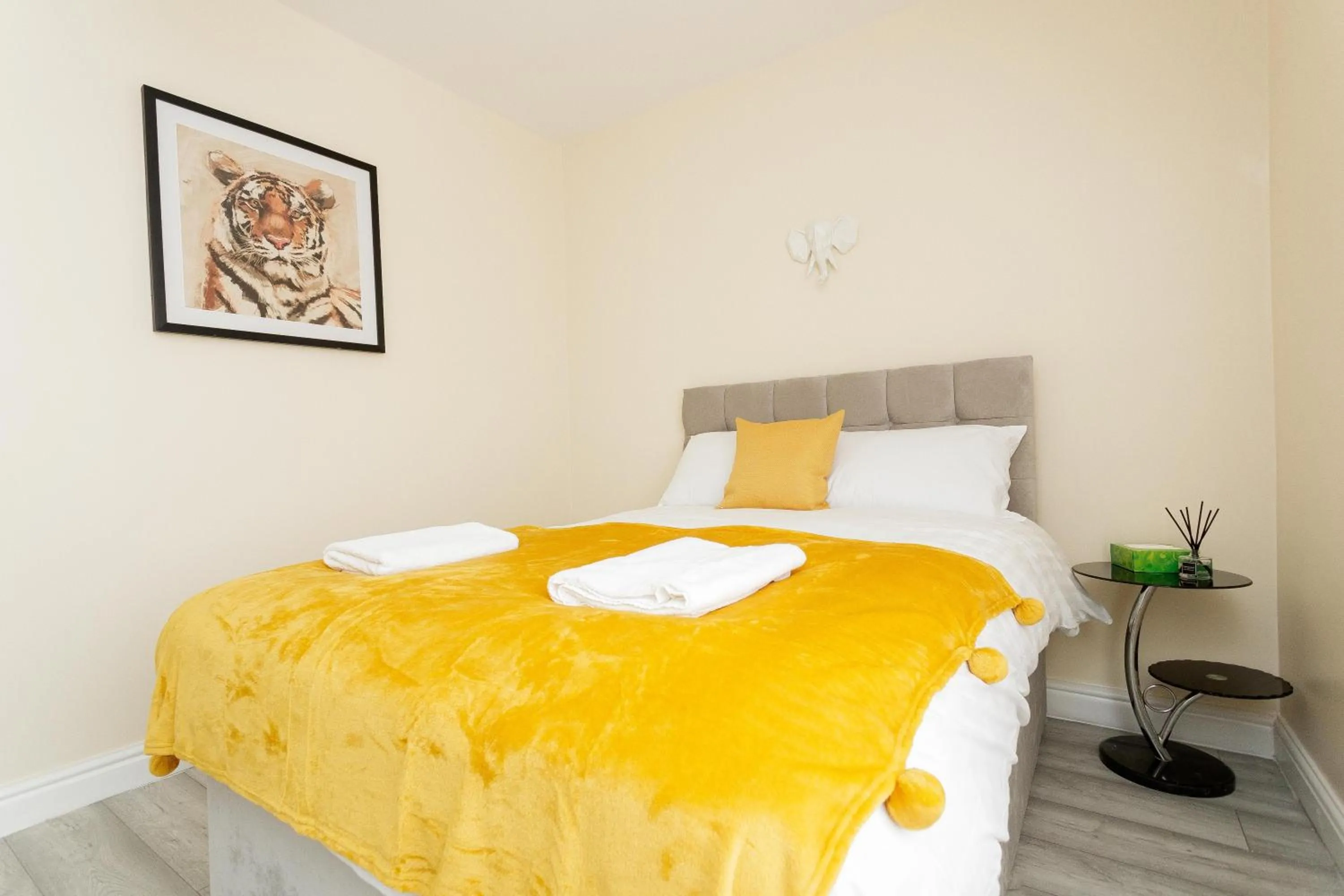 Bedroom in Calvin House Apartments