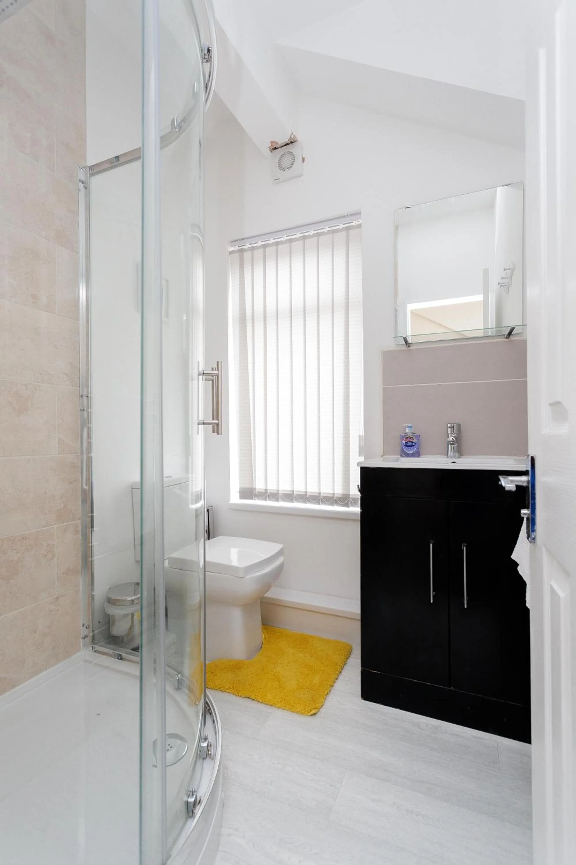 Bathroom in Calvin House Apartments