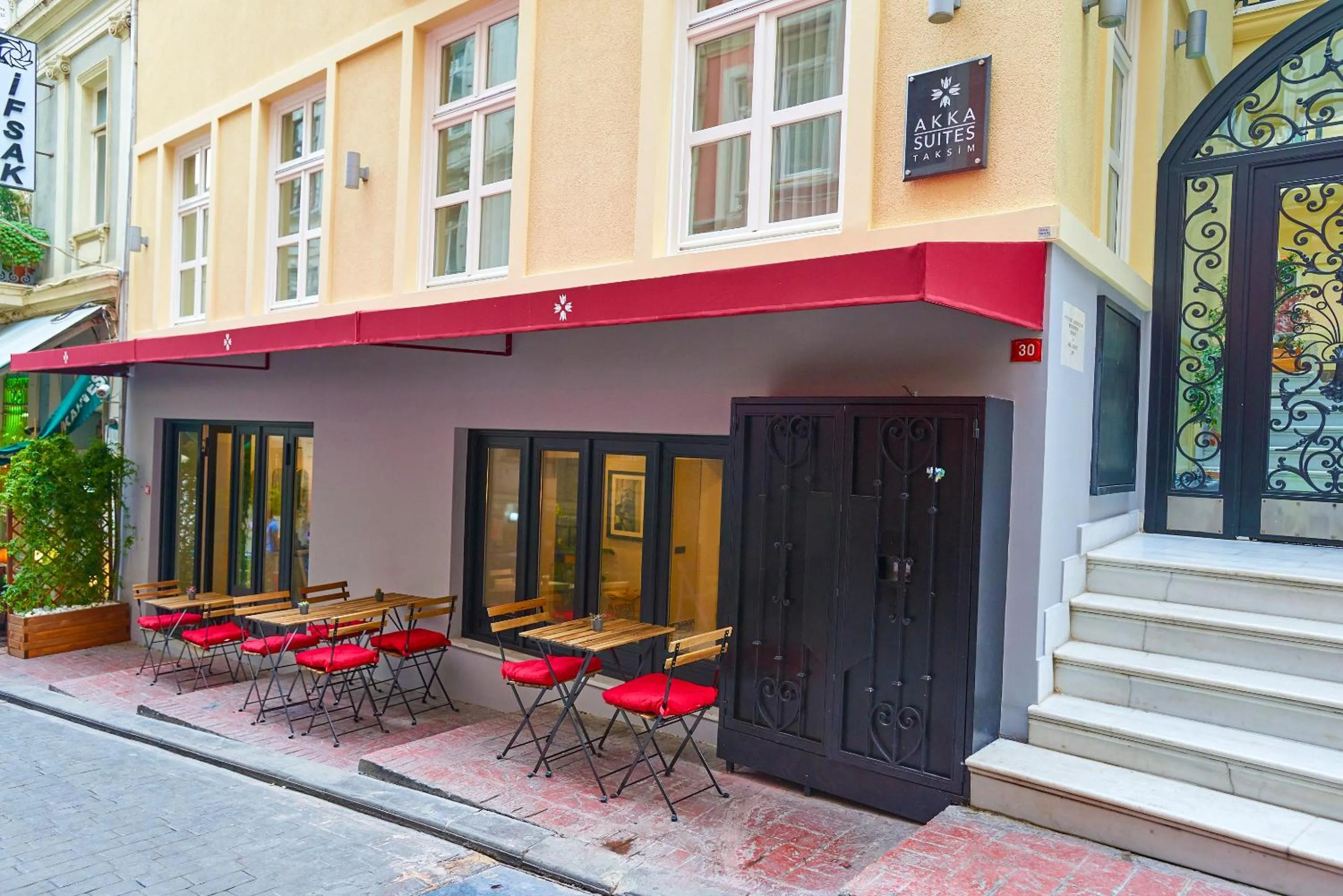 Patio in Akka Suites Taksim-Special Class