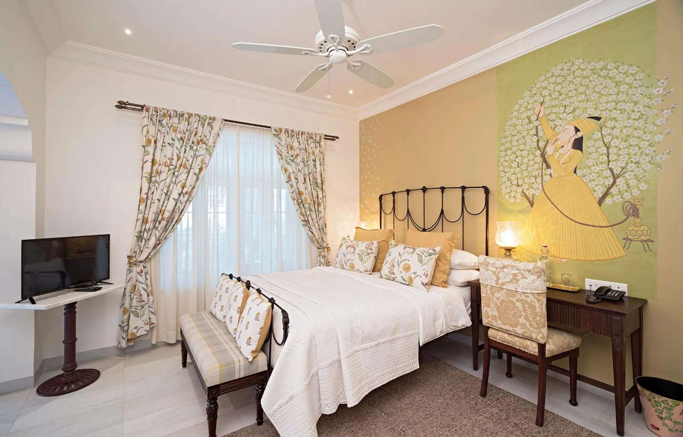 Bedroom, Bed in The Rohet House