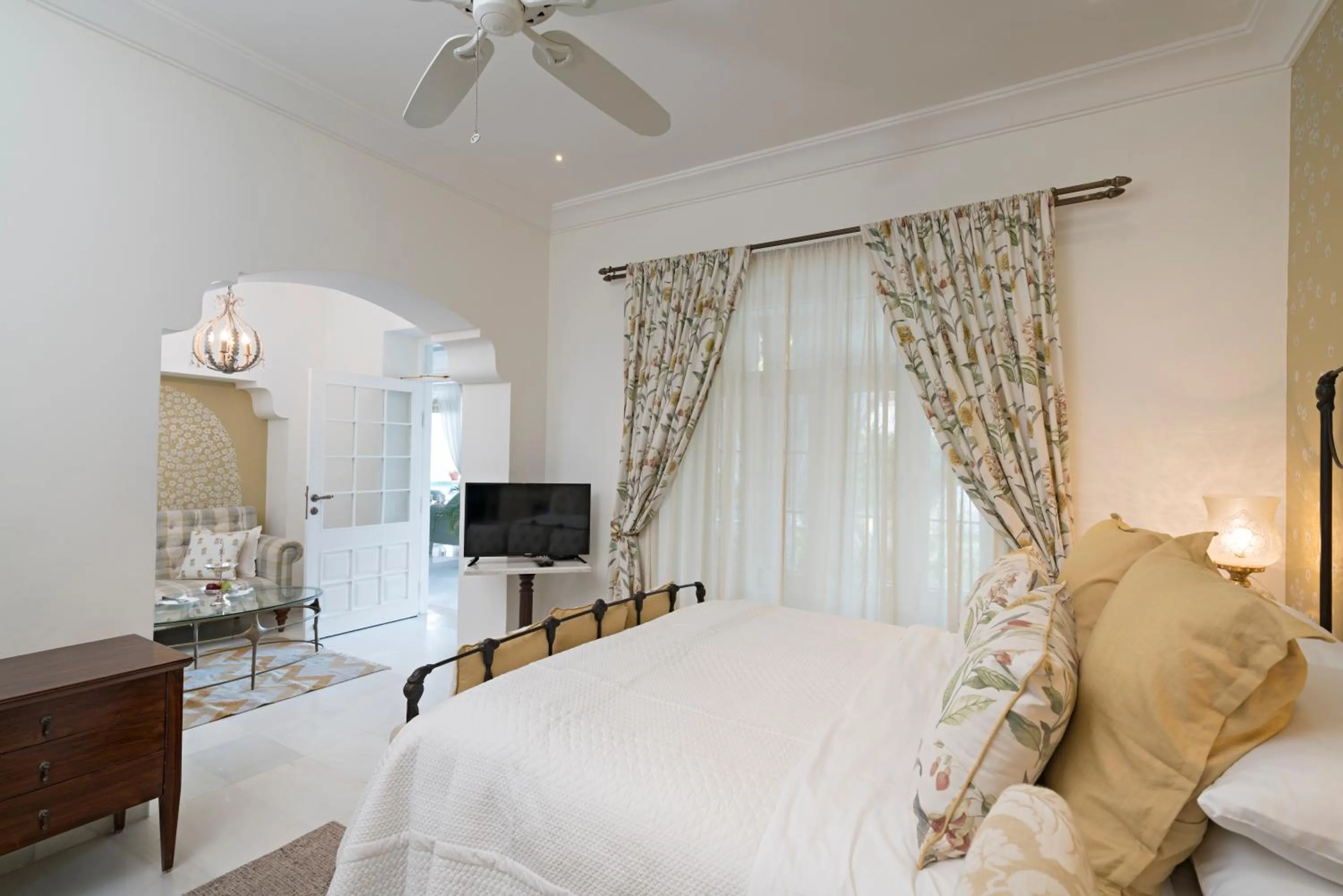 Bedroom, Bed in The Rohet House