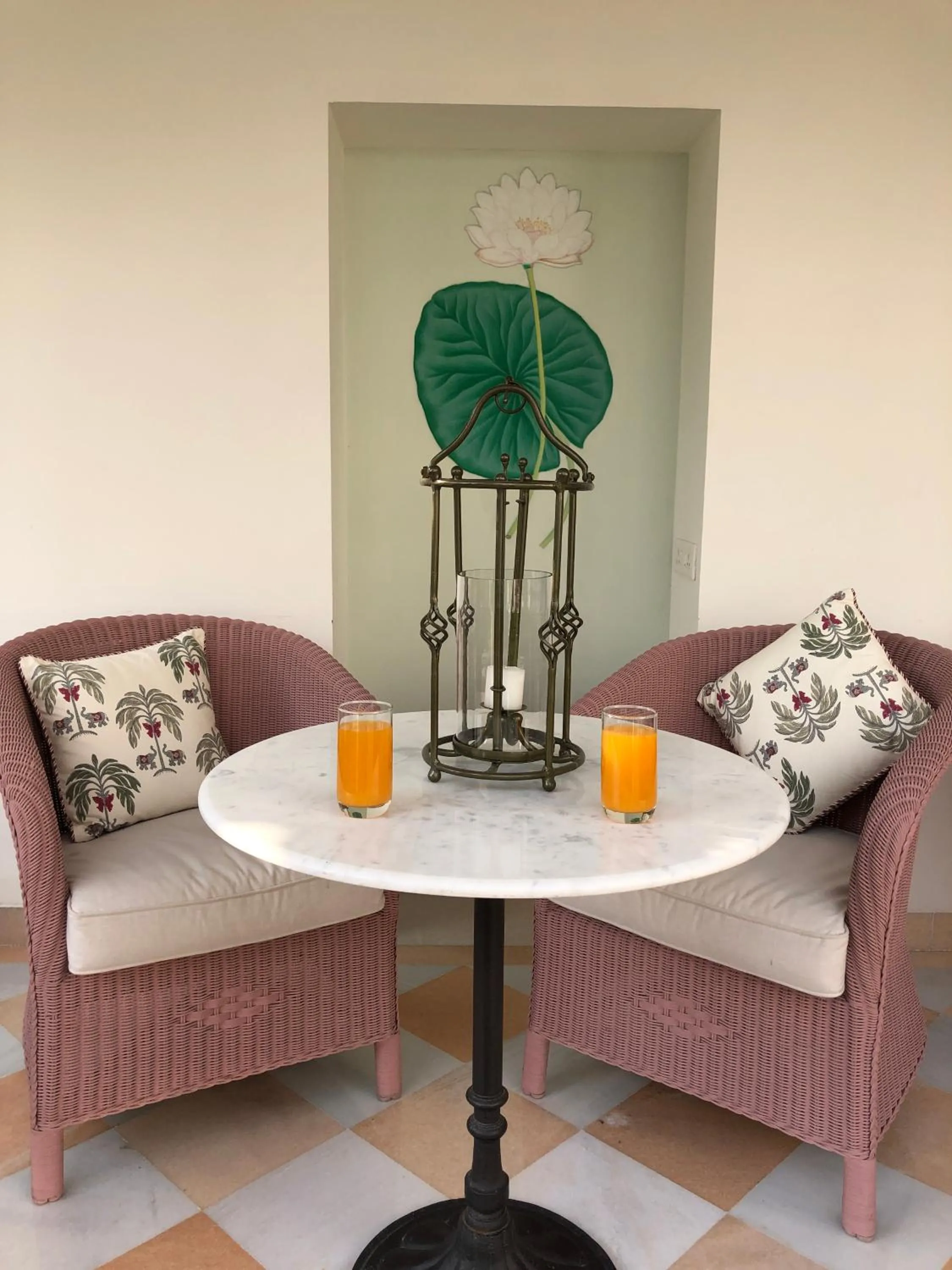 Restaurant/places to eat in The Rohet House