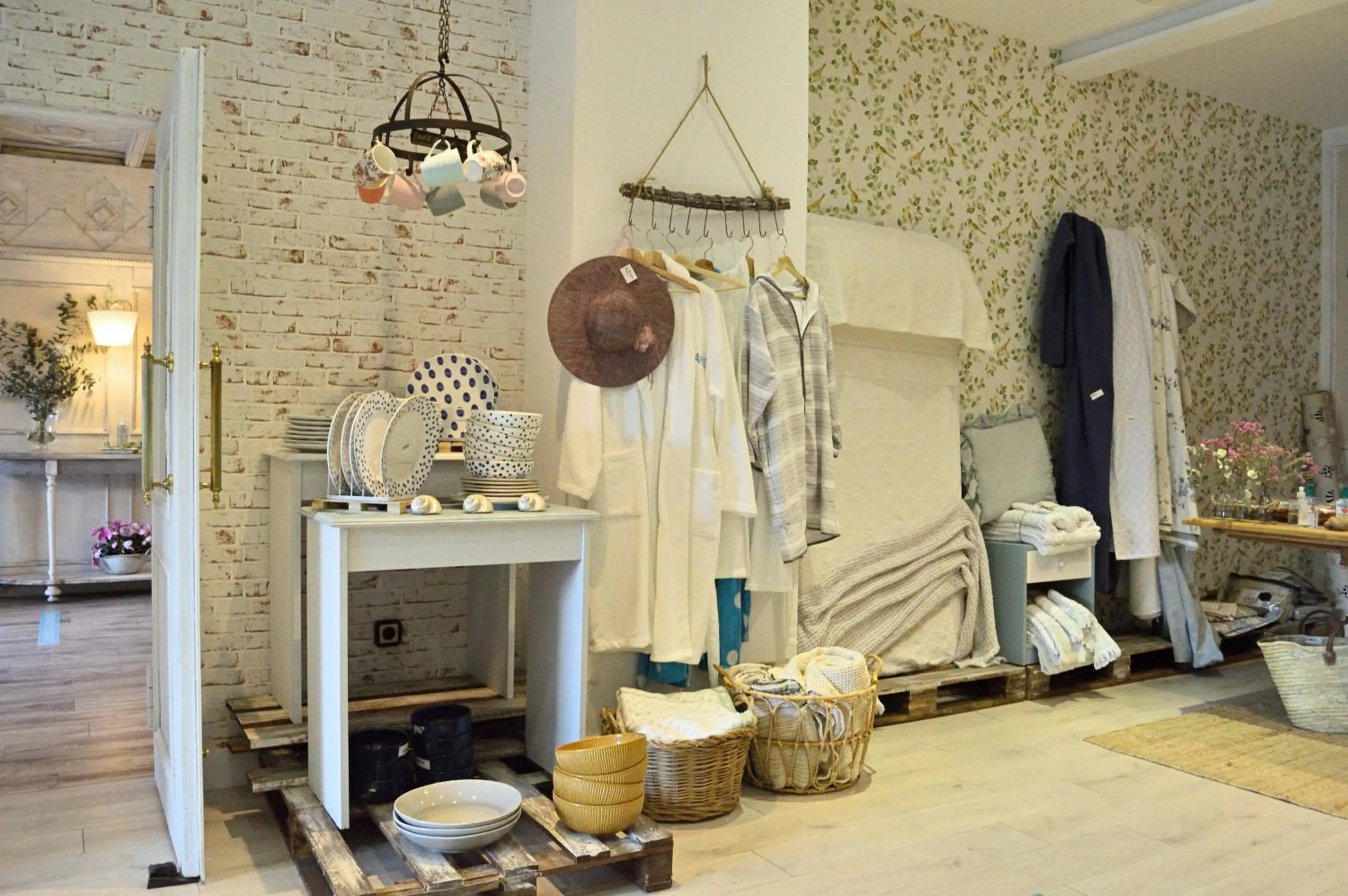 On-site shops in Ares Hotel