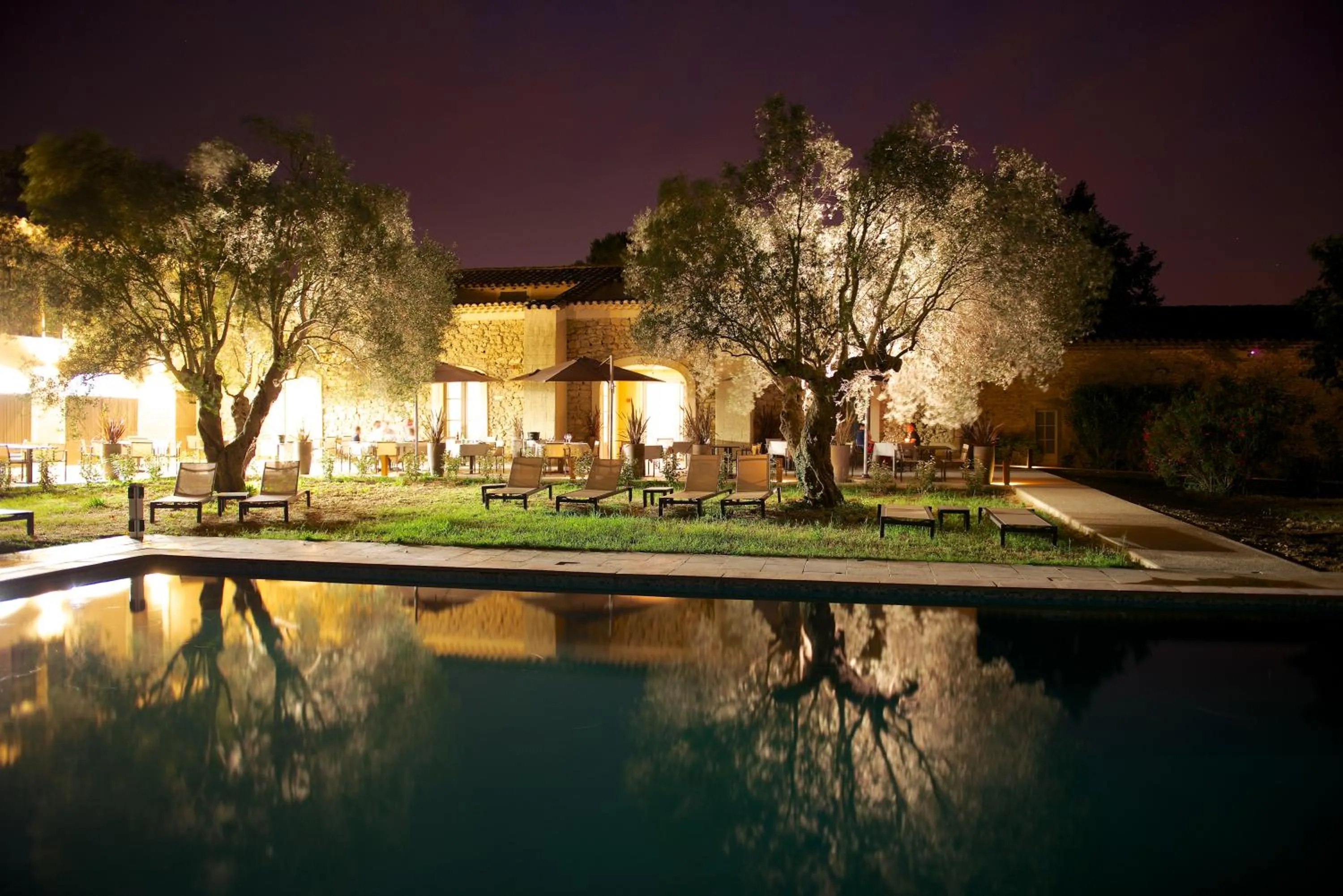 Patio in Hôtel & Restaurant de charme - La Bégude Saint-Pierre