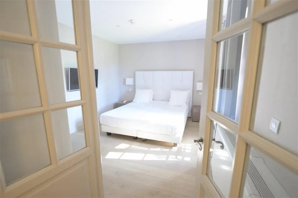 Bed in Hôtel & Restaurant de charme - La Bégude Saint-Pierre