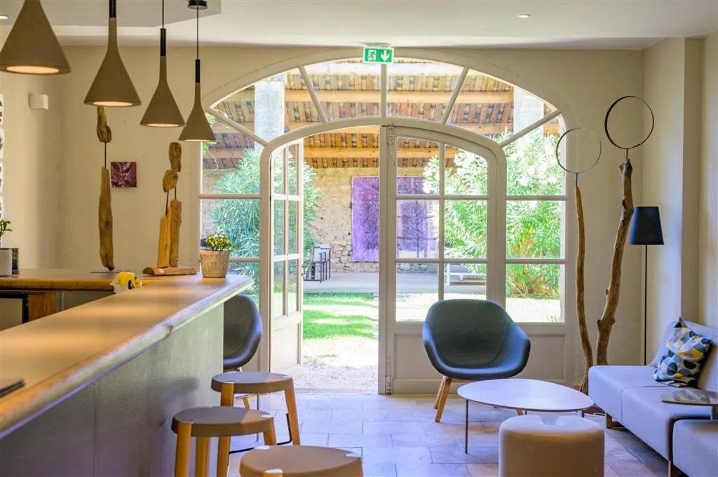 Living room in Hôtel & Restaurant de charme - La Bégude Saint-Pierre