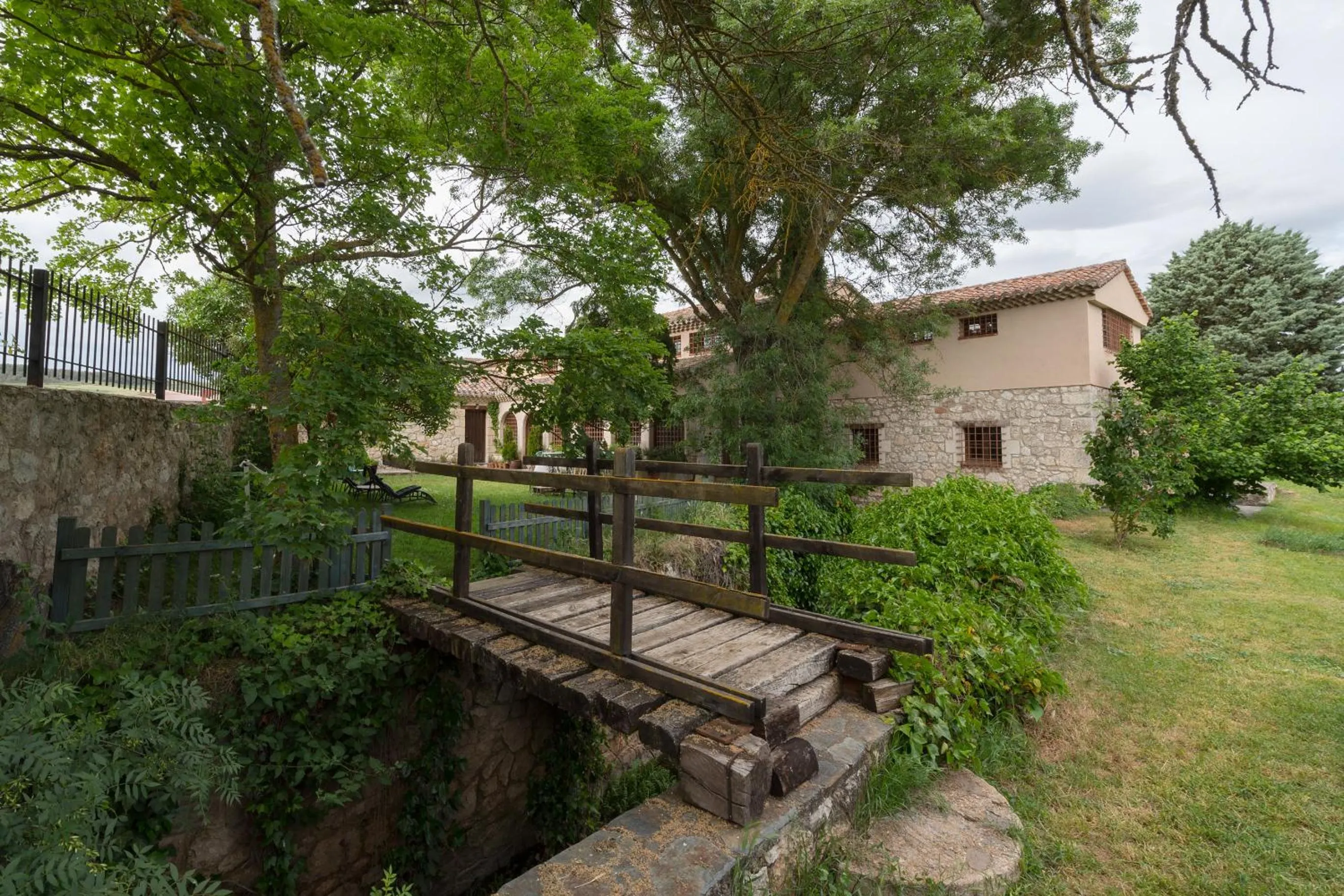 Property building in Molino De La Vega
