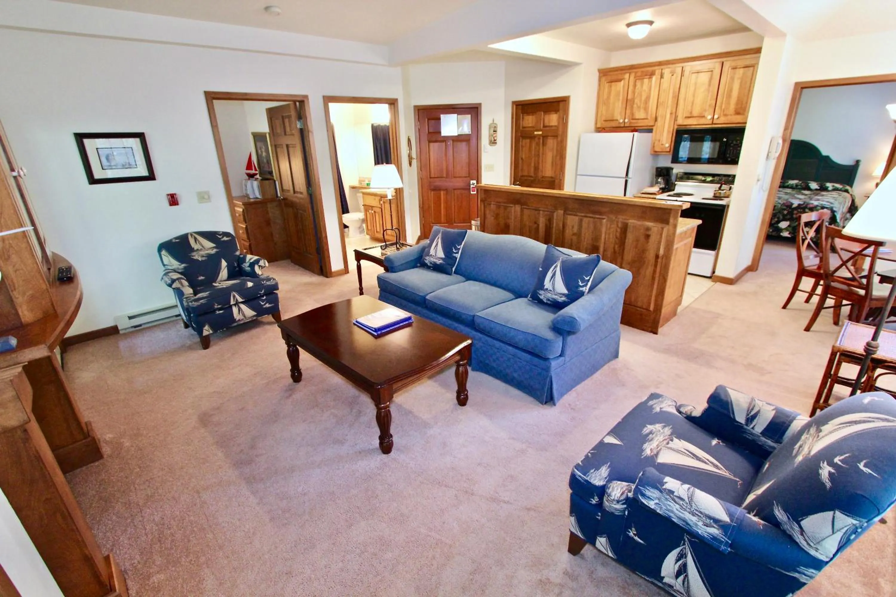 Living room in Baileys Harbor Yacht Club Resort