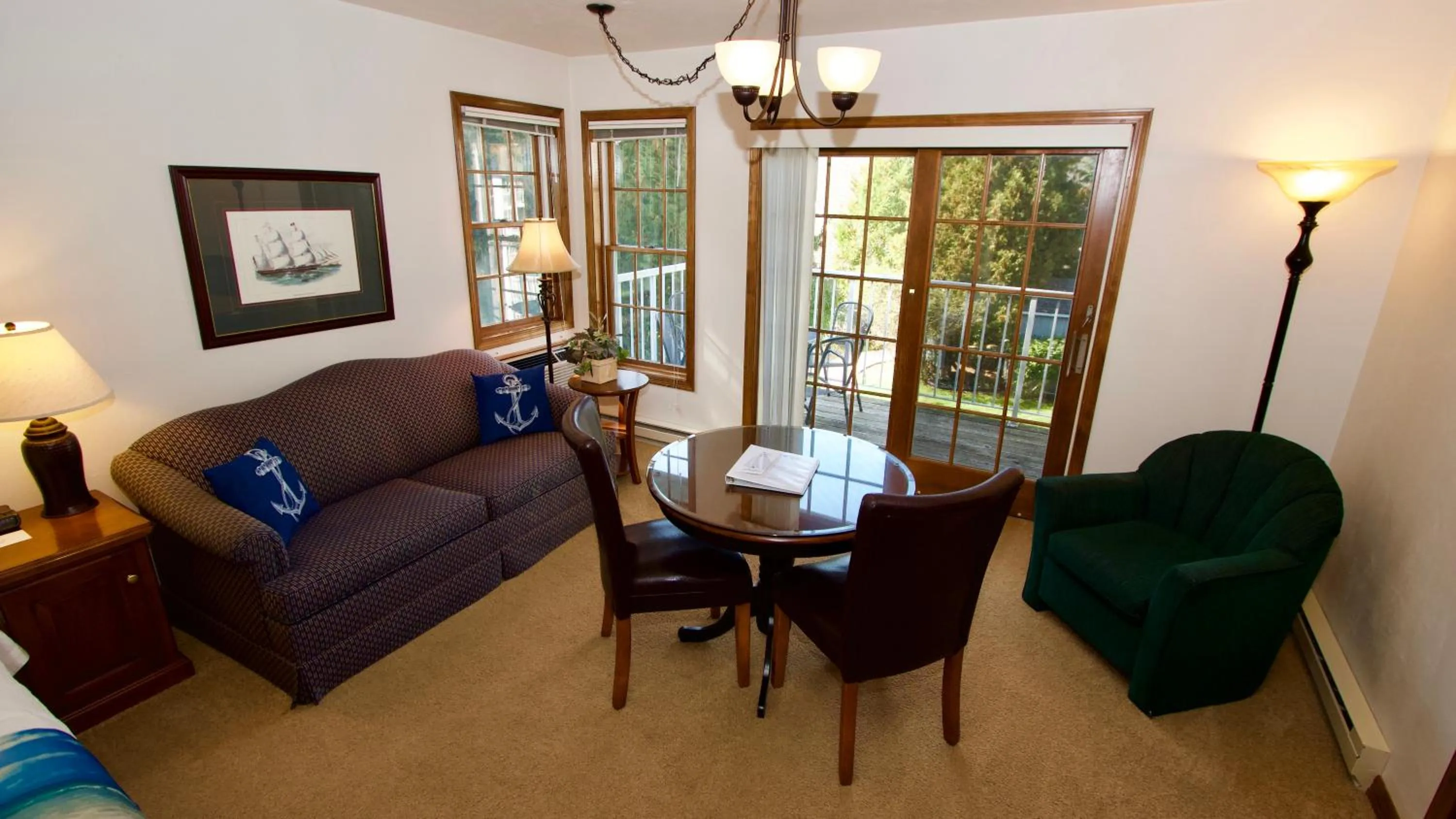 Seating area in Baileys Harbor Yacht Club Resort