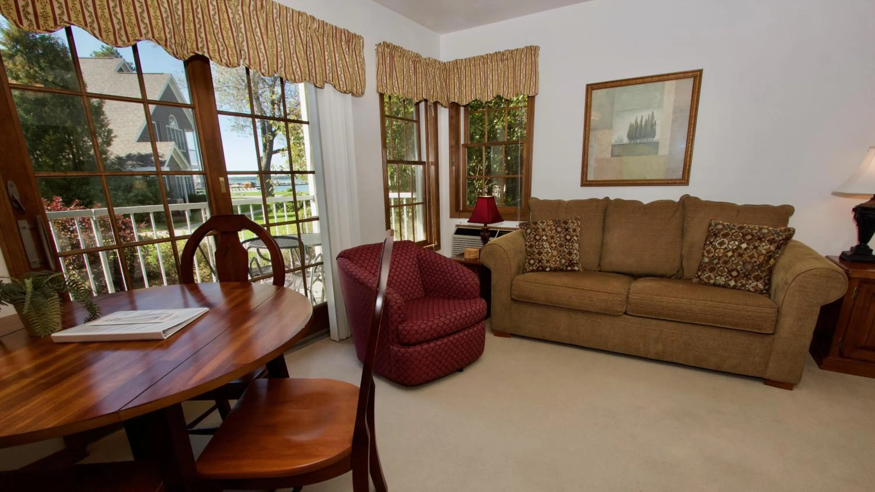 Seating area in Baileys Harbor Yacht Club Resort