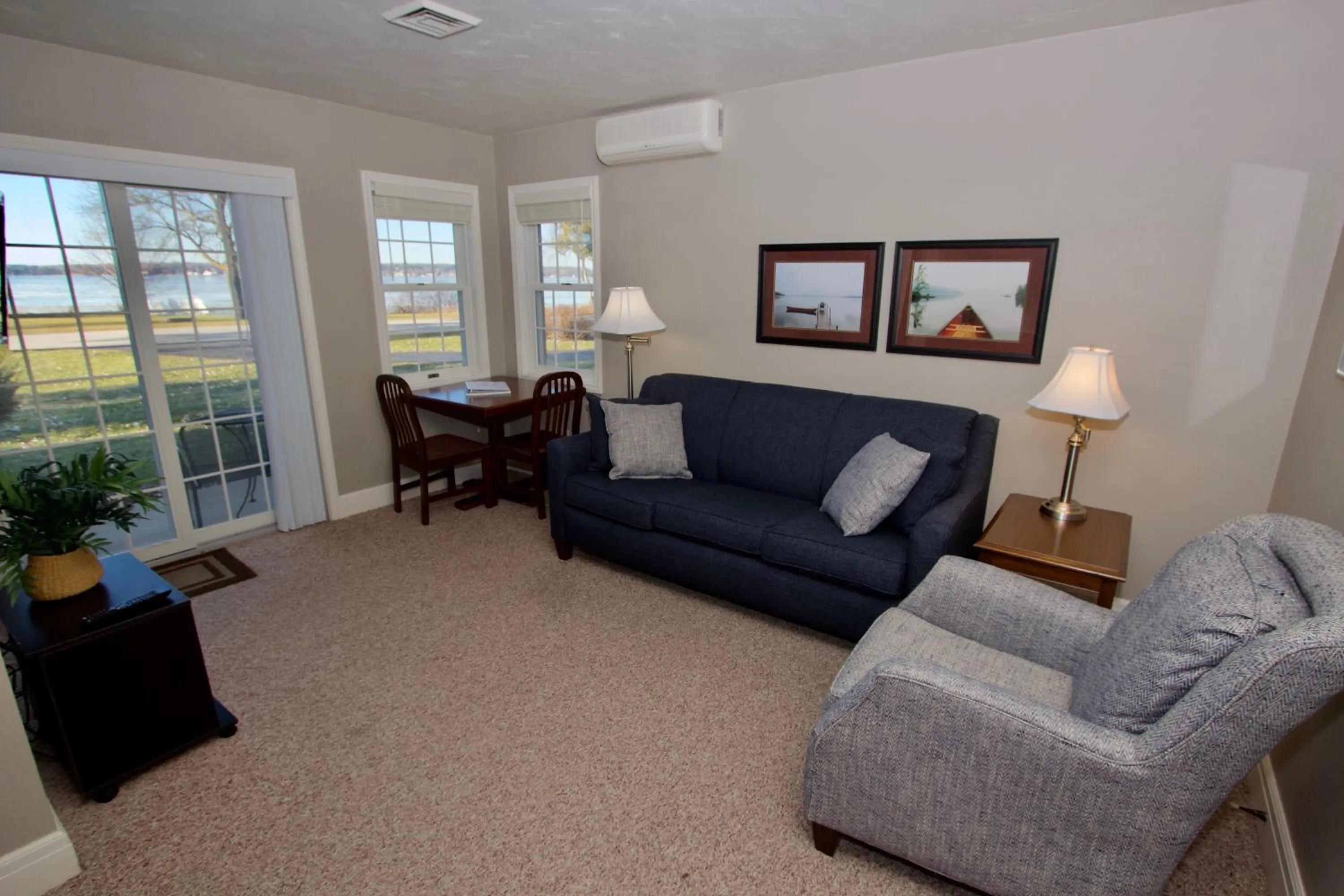 Living room in Baileys Harbor Yacht Club Resort
