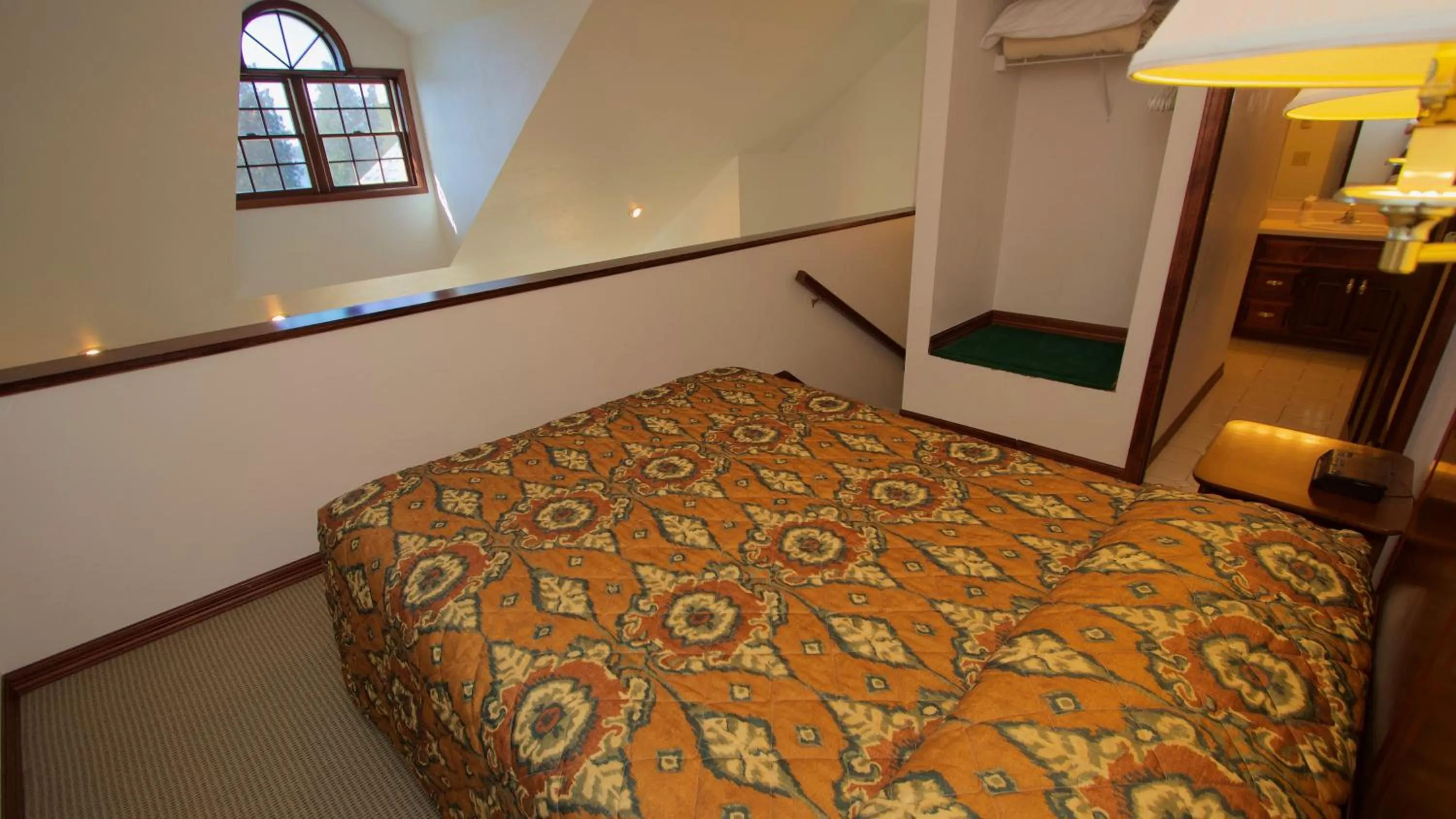 Bed in Baileys Harbor Yacht Club Resort