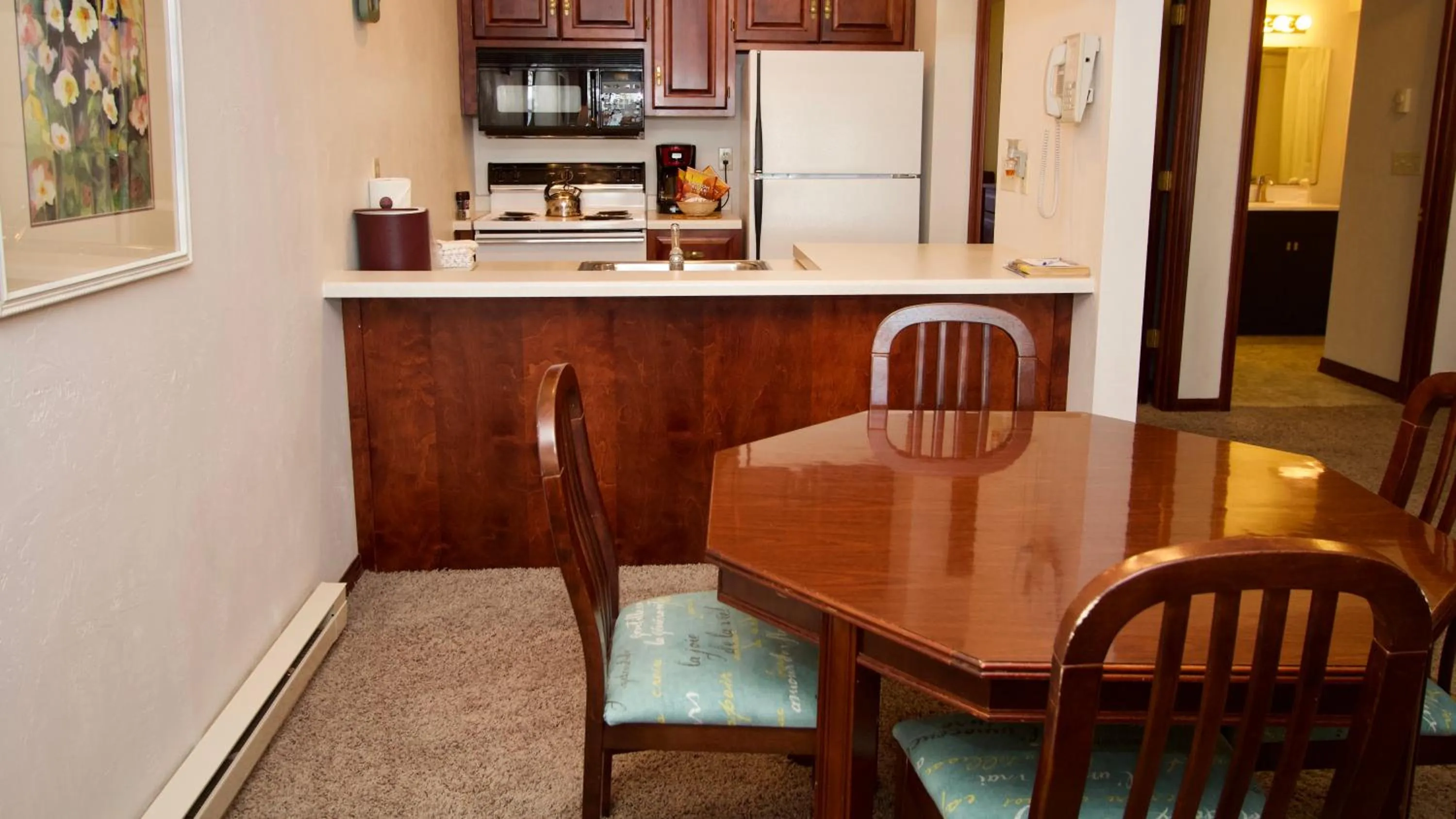 Kitchen or kitchenette in Baileys Harbor Yacht Club Resort