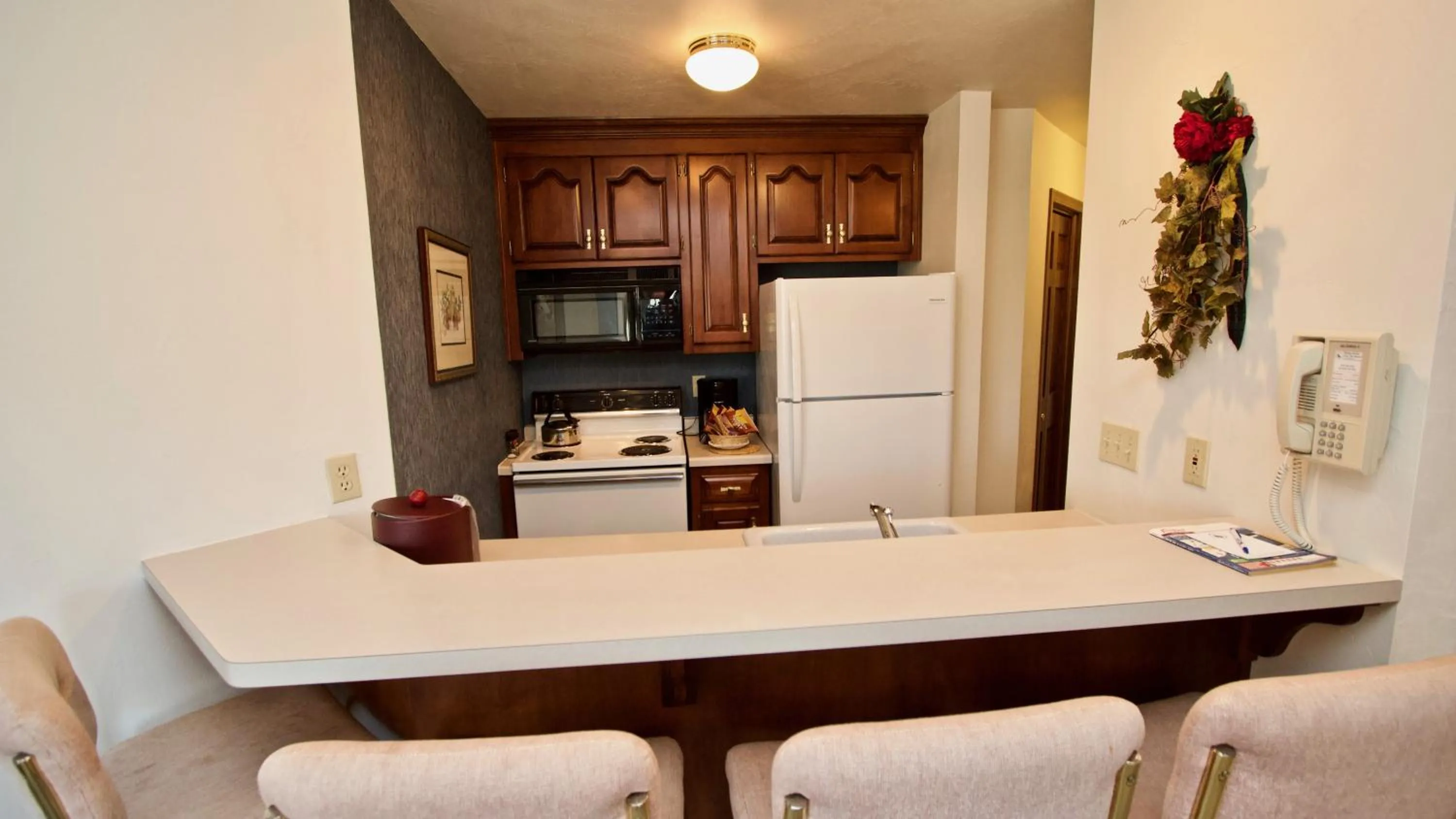 Kitchen or kitchenette in Baileys Harbor Yacht Club Resort