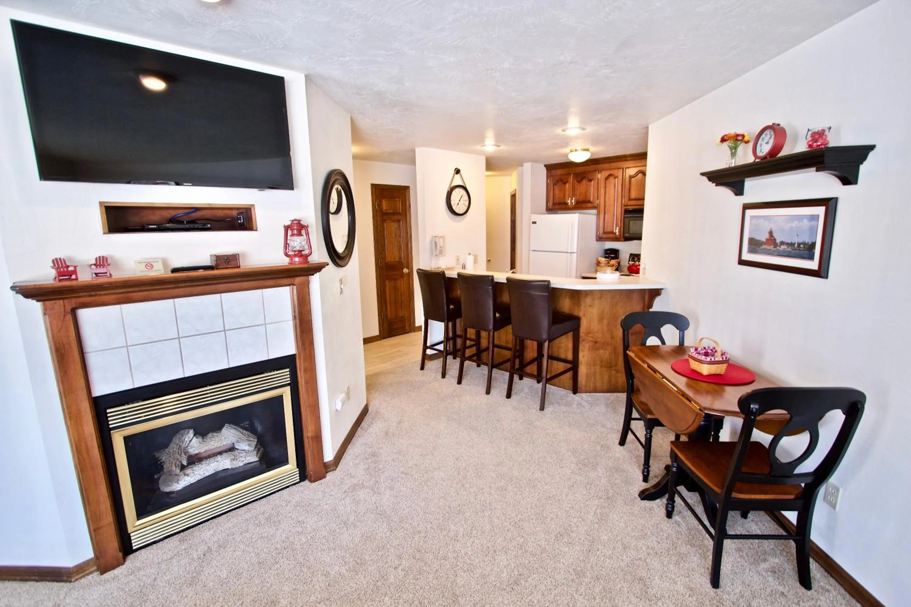 Dining area in Baileys Harbor Yacht Club Resort