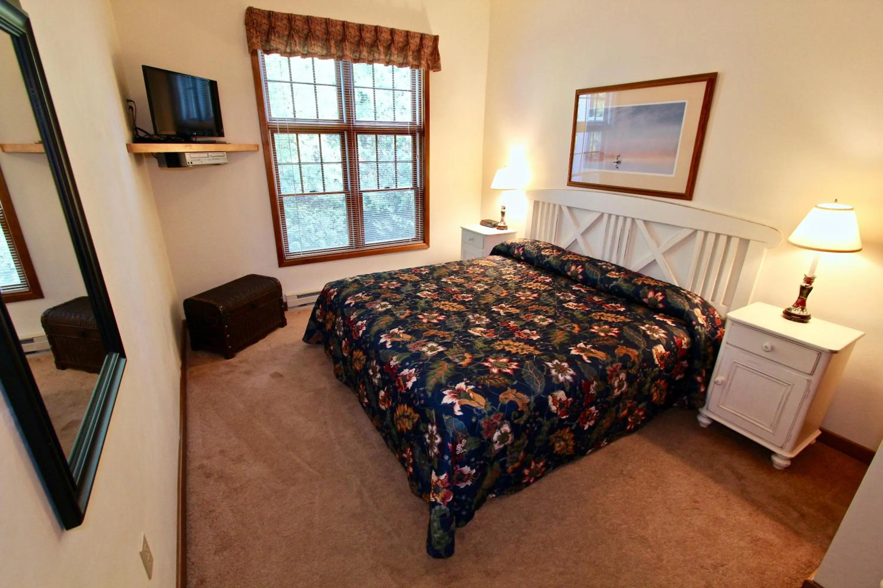 Bedroom, Bed in Baileys Harbor Yacht Club Resort