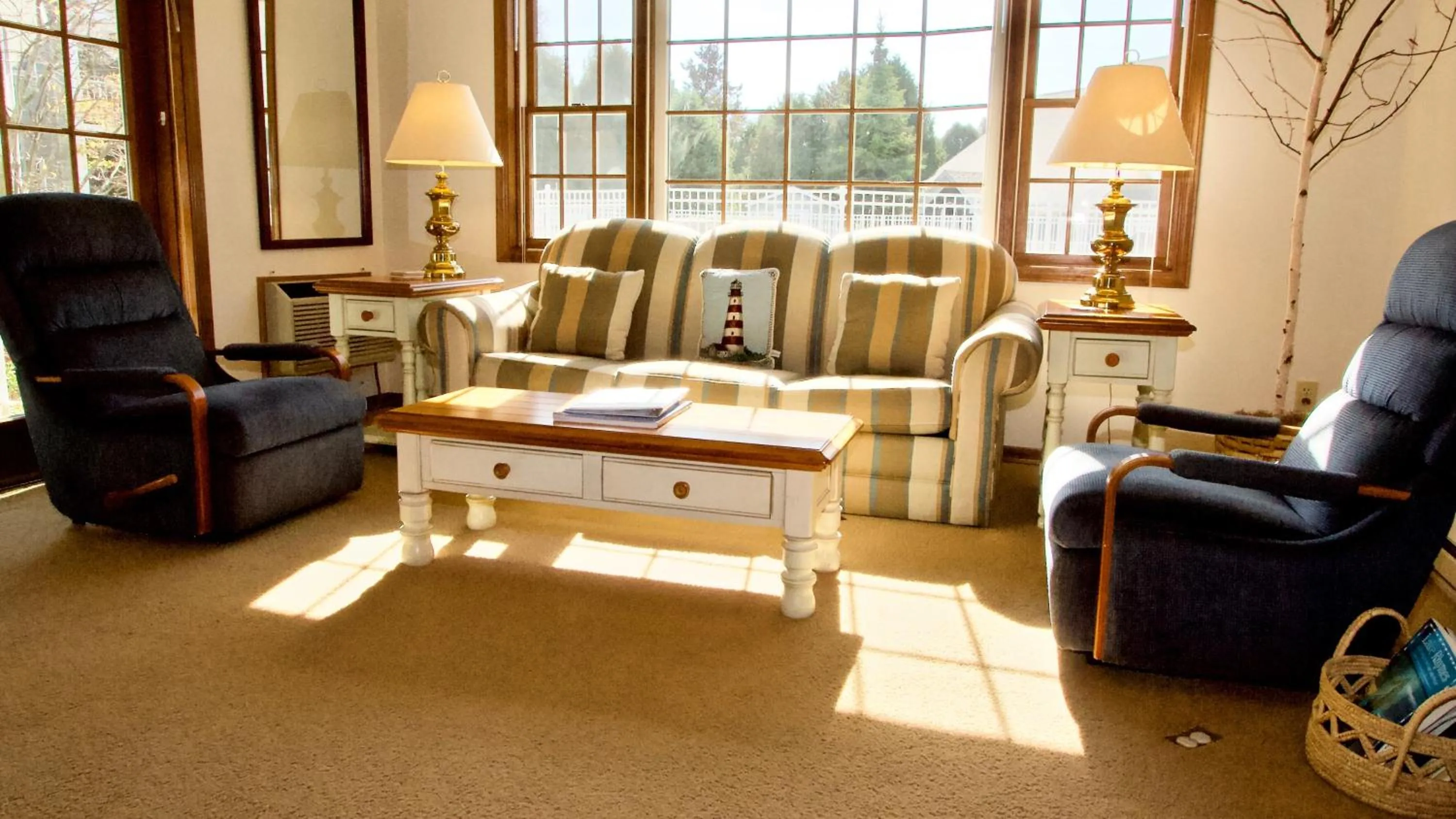 Living room in Baileys Harbor Yacht Club Resort