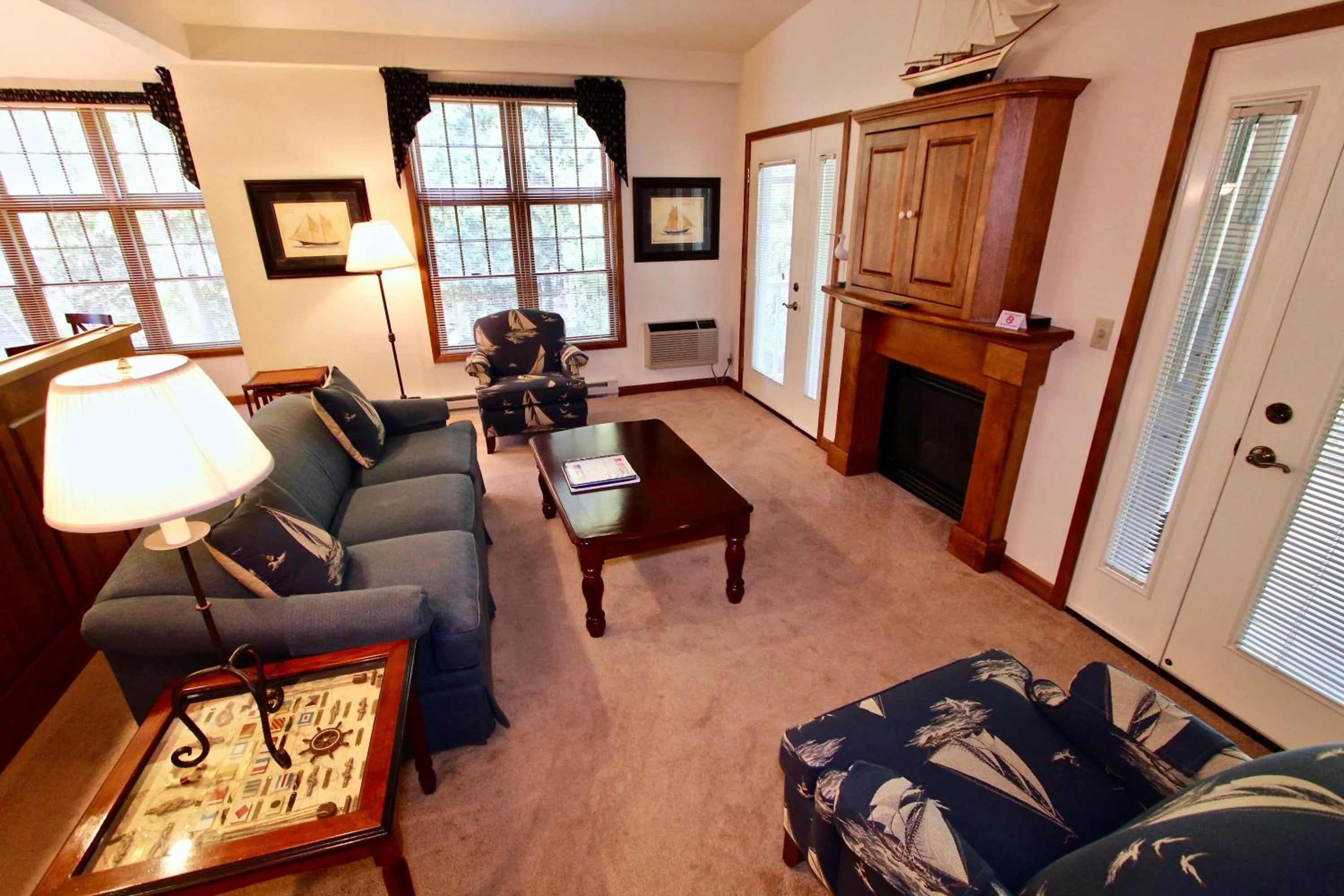 Living room in Baileys Harbor Yacht Club Resort