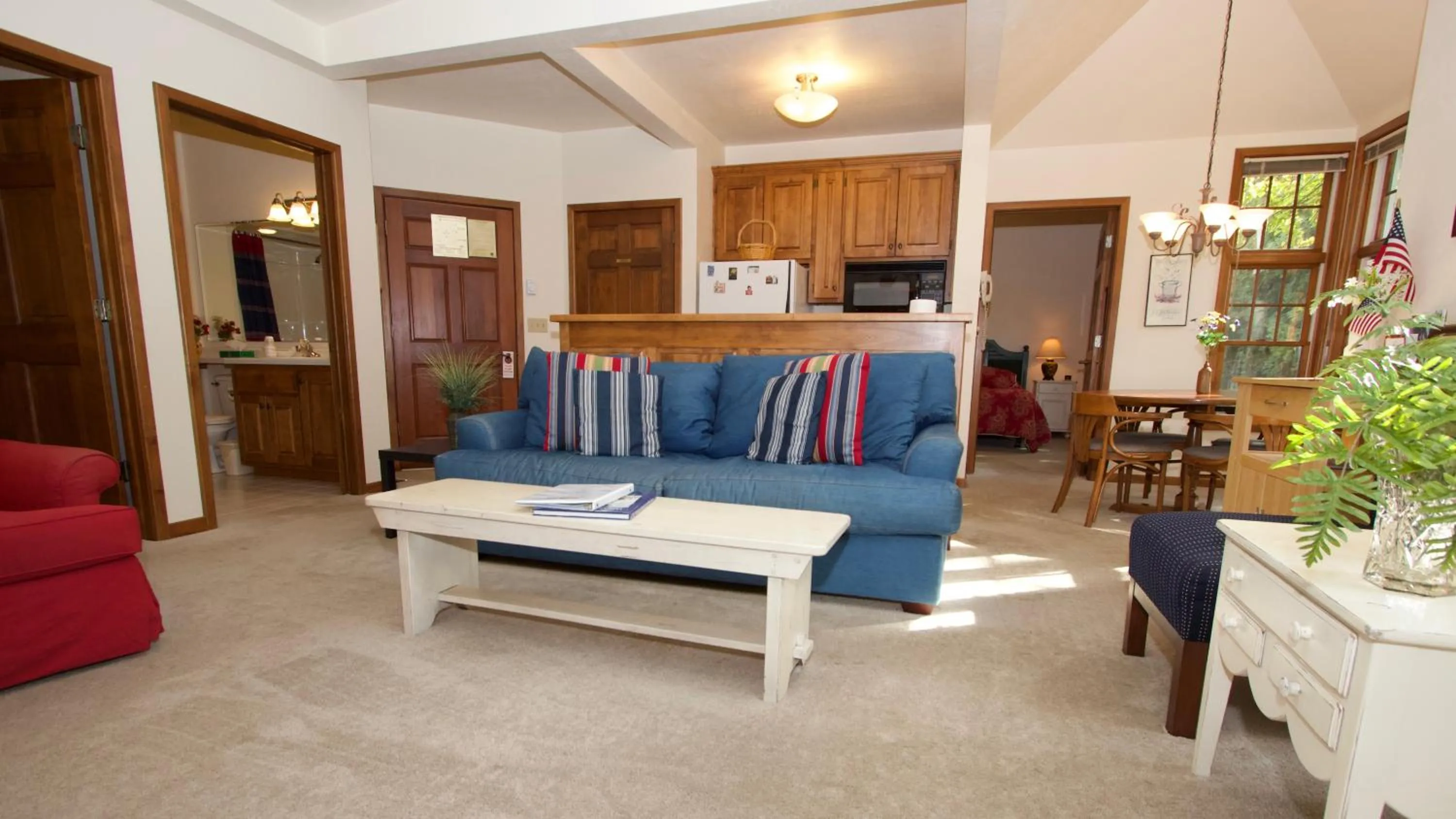 Living room in Baileys Harbor Yacht Club Resort