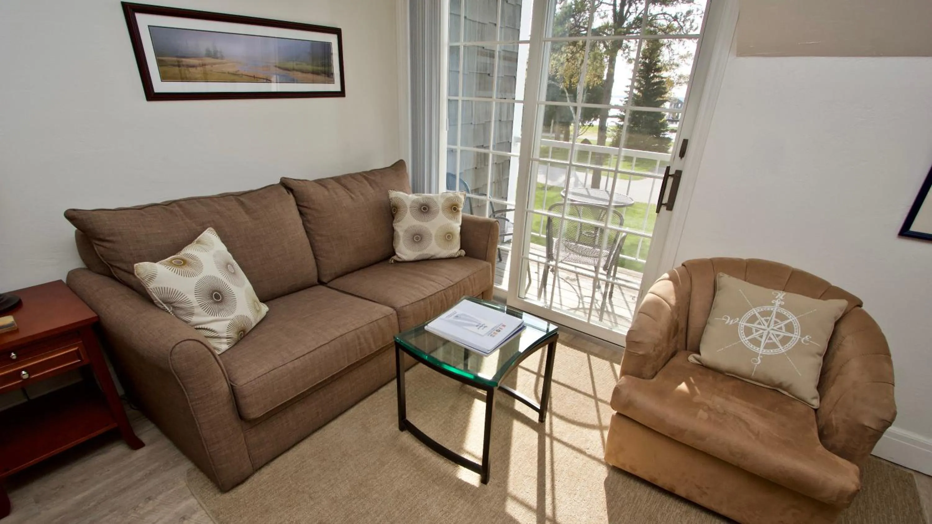 Seating area in Baileys Harbor Yacht Club Resort