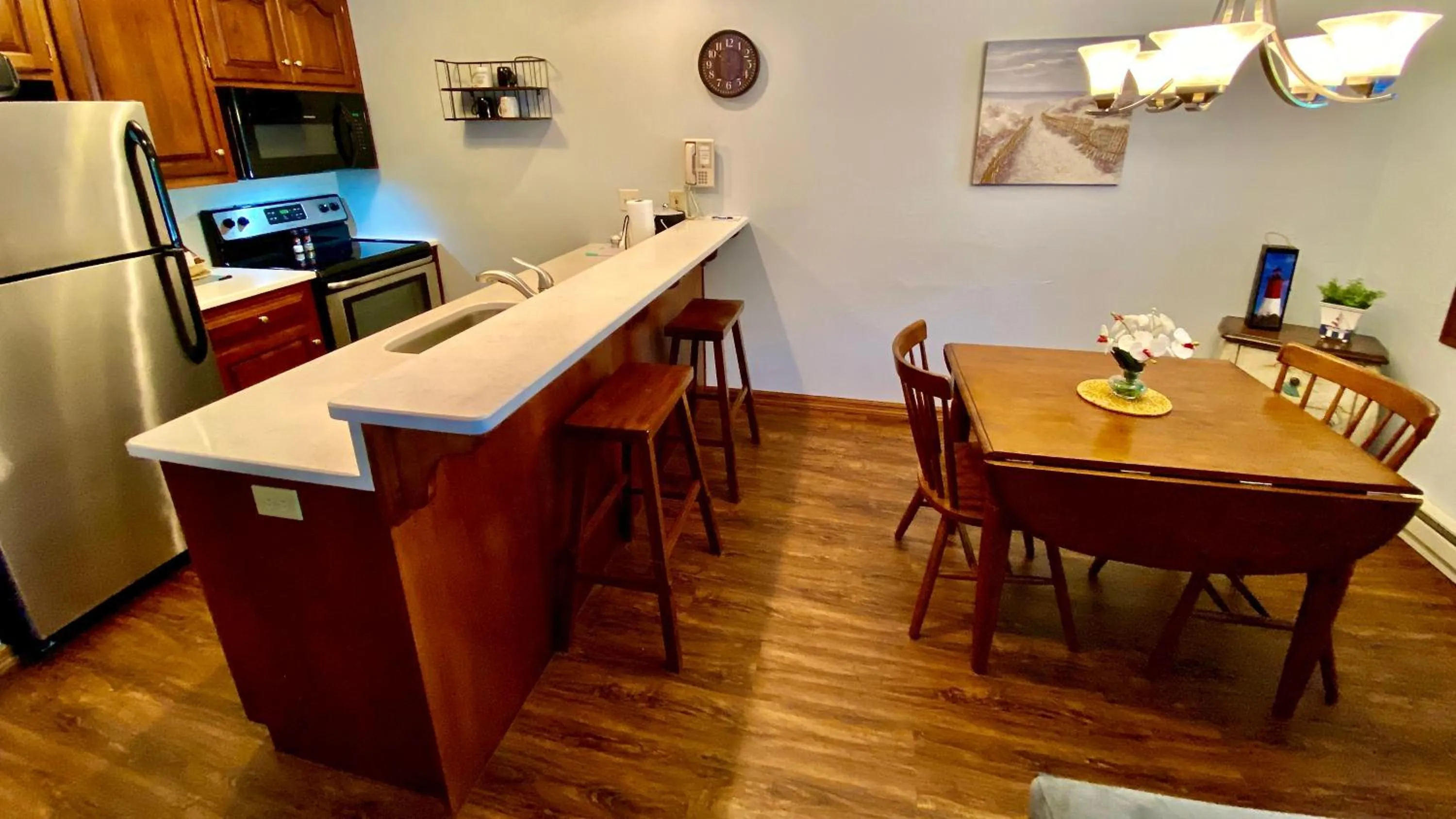 Dining area in Baileys Harbor Yacht Club Resort