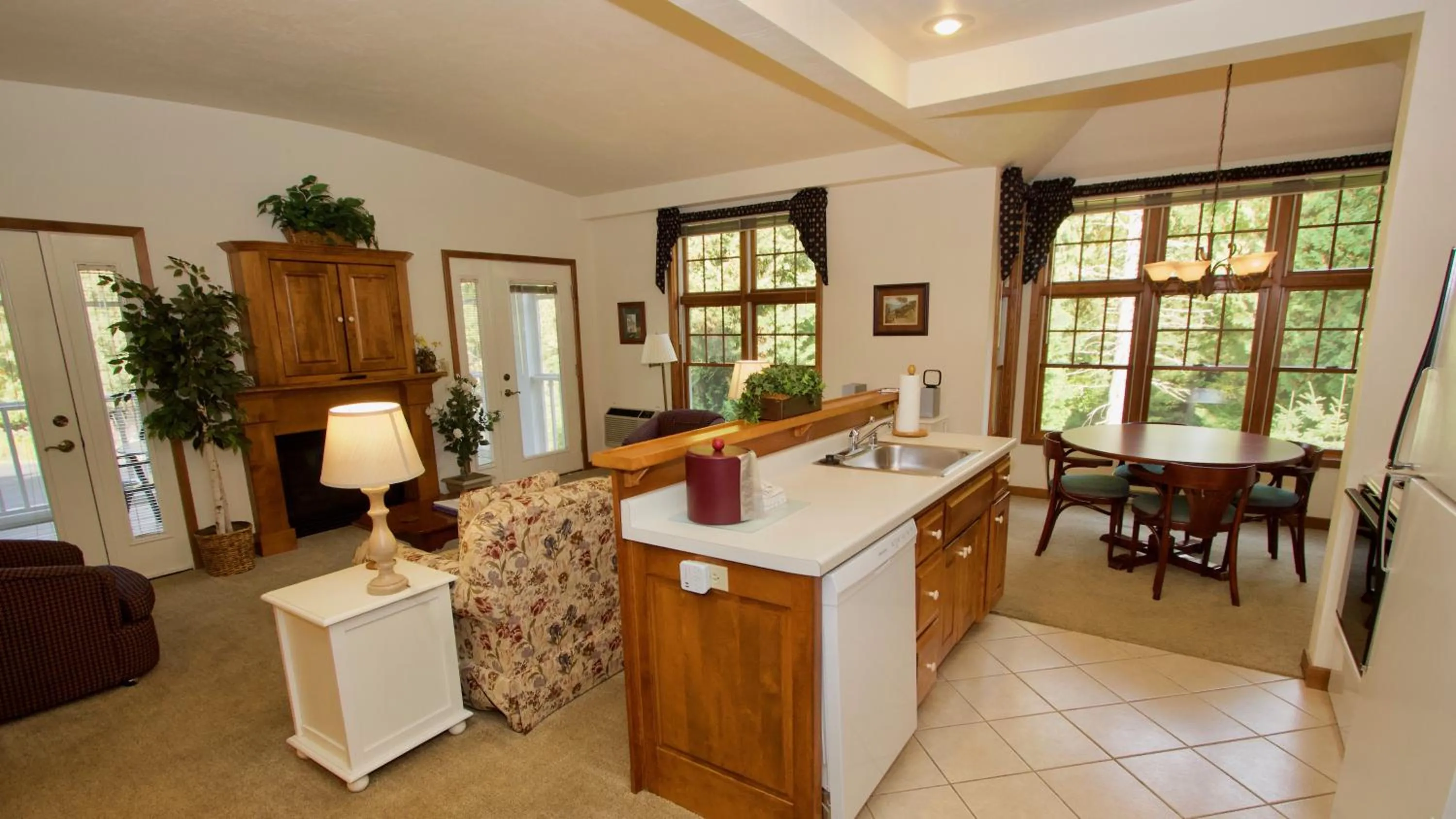 Living room in Baileys Harbor Yacht Club Resort