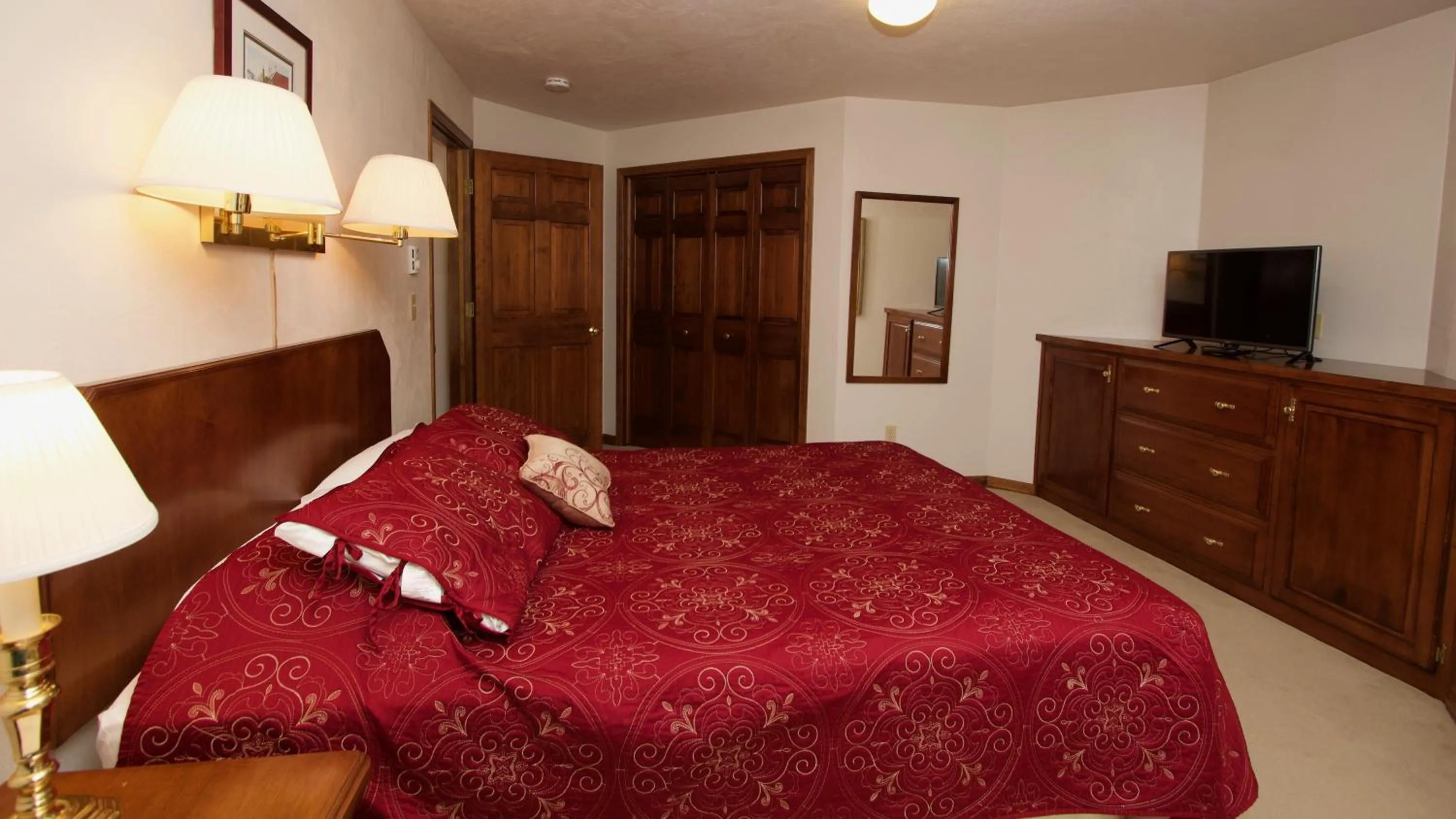 Bedroom, Bed in Baileys Harbor Yacht Club Resort