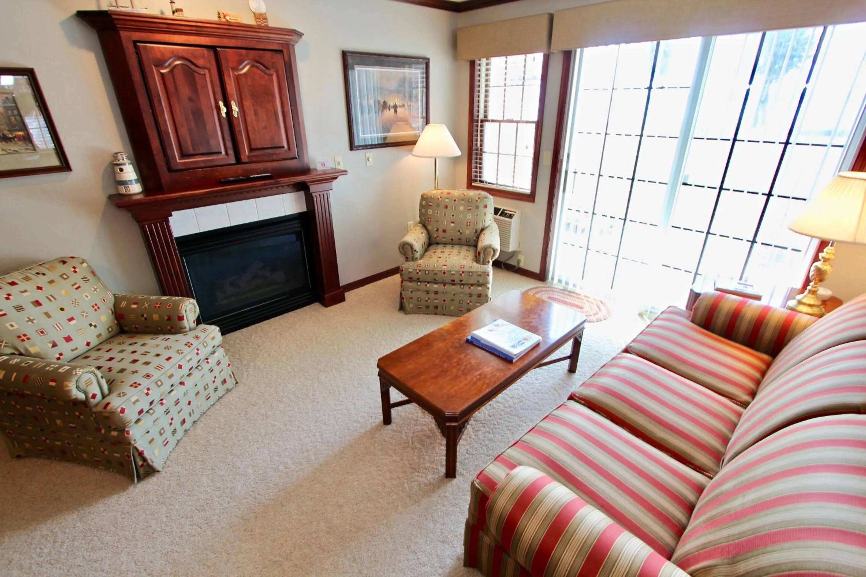 Living room in Baileys Harbor Yacht Club Resort