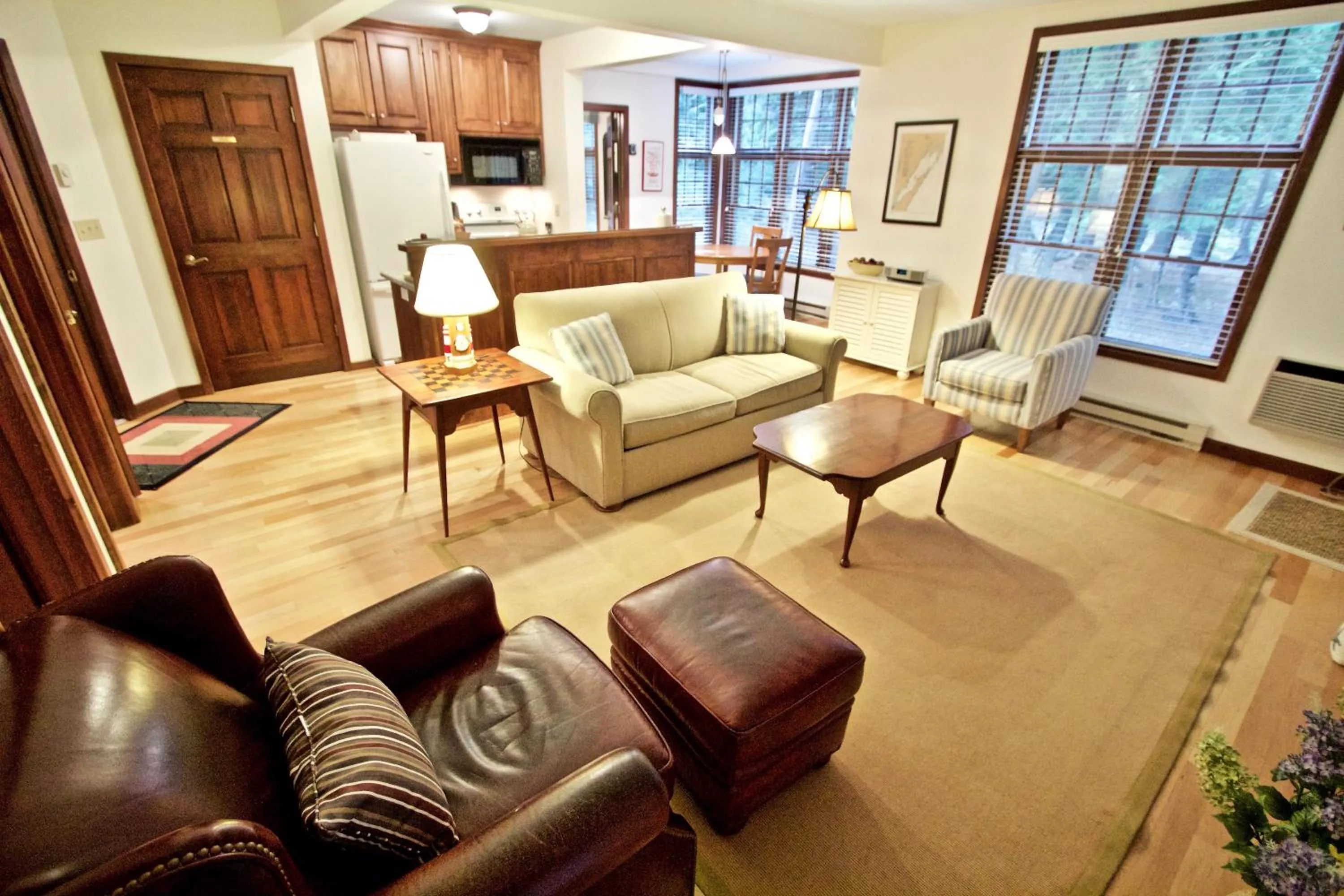 Living room in Baileys Harbor Yacht Club Resort
