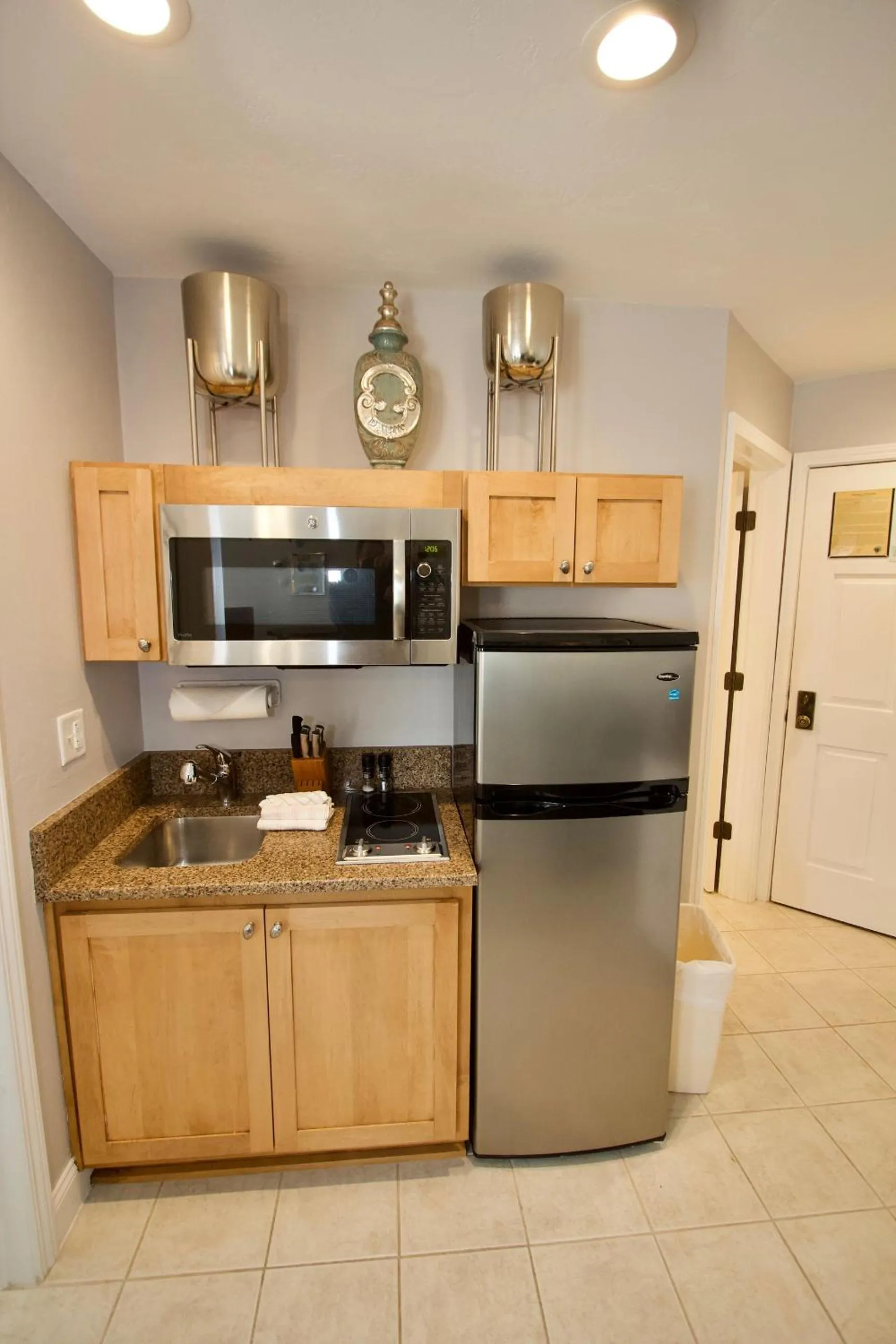 Kitchen or kitchenette in Baileys Harbor Yacht Club Resort