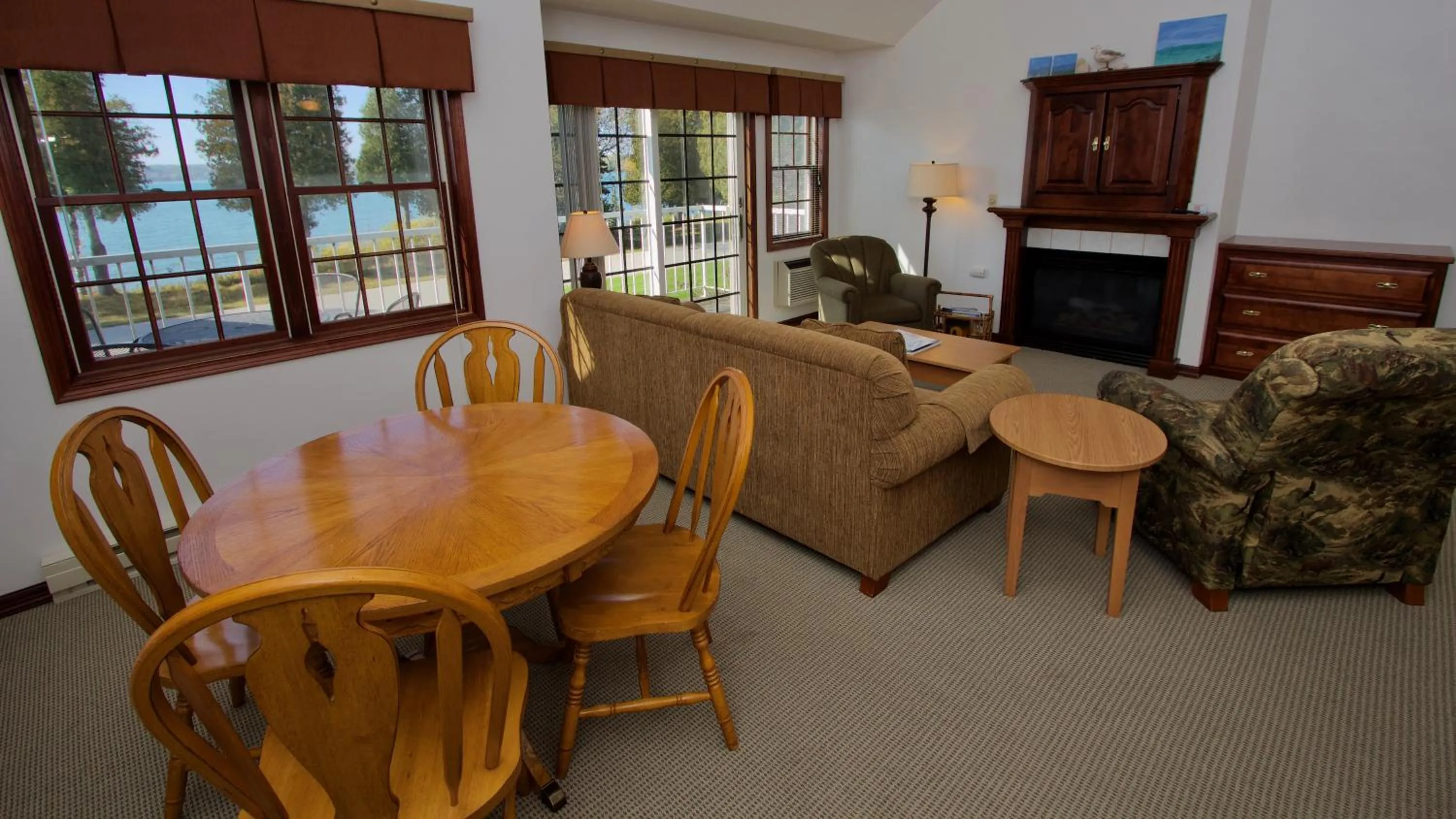 Living room in Baileys Harbor Yacht Club Resort