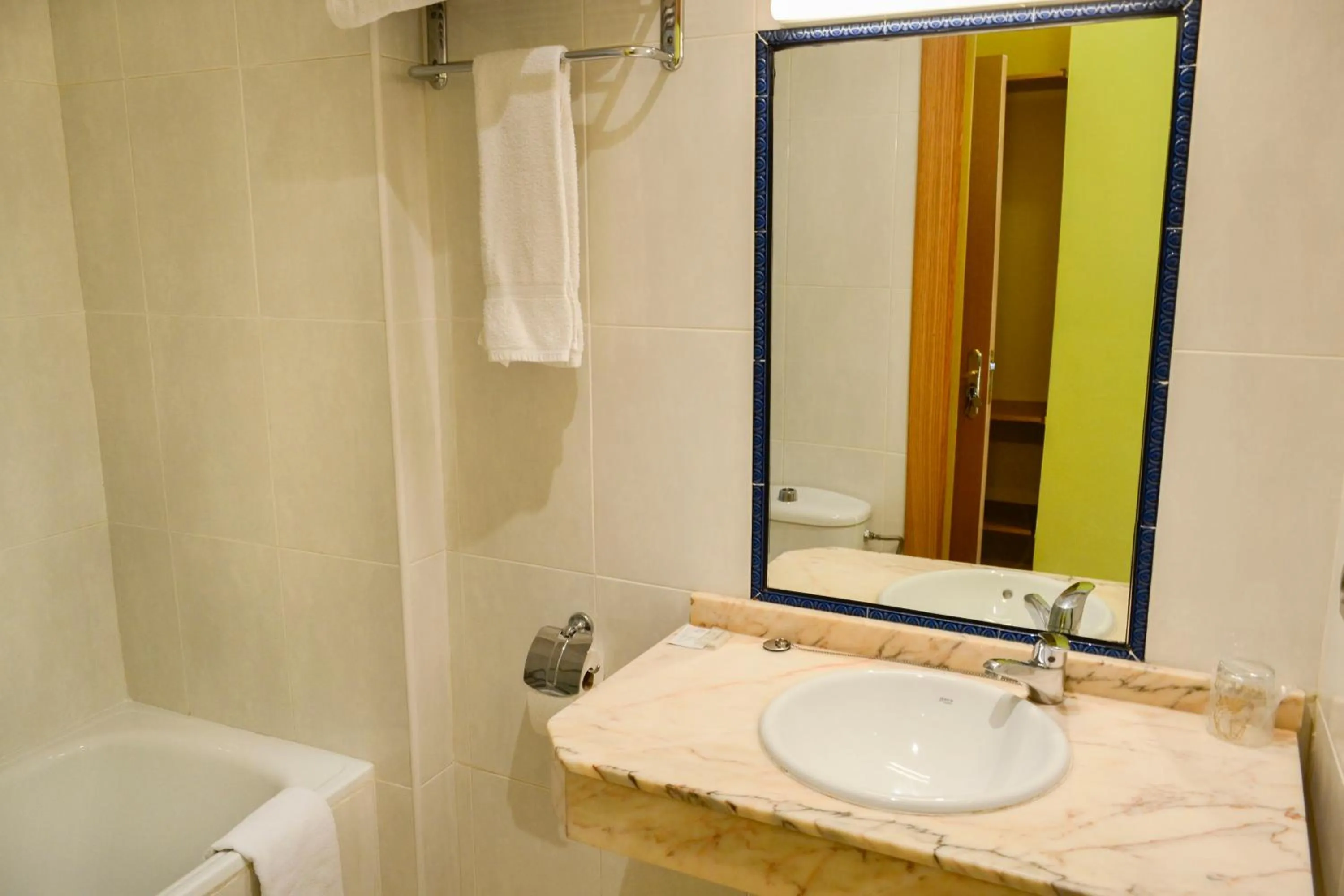 Bathroom in Alda Vía de la Plata Rooms