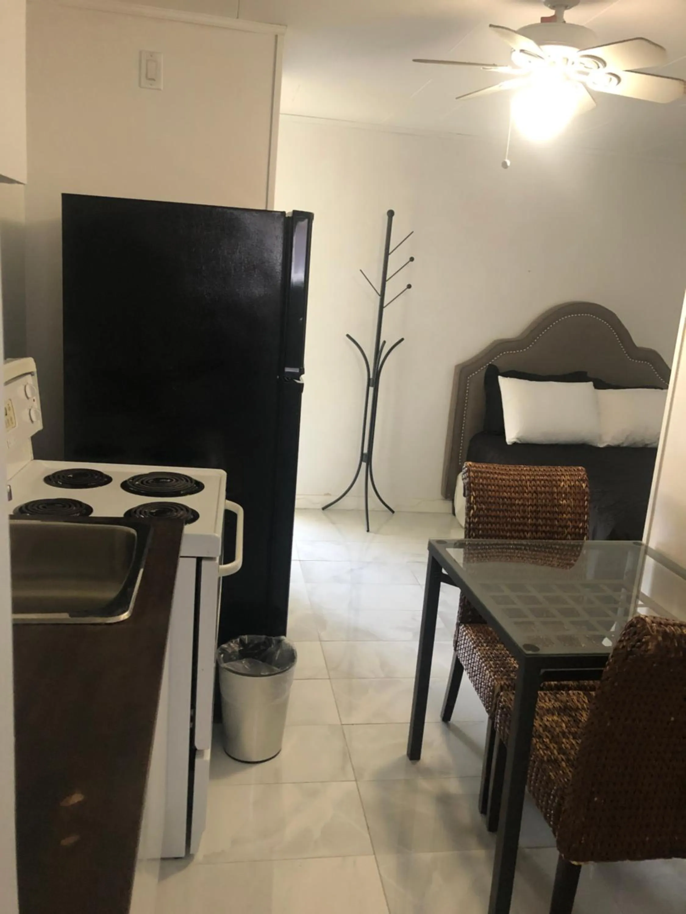 TV and multimedia in Sage Hills Motel