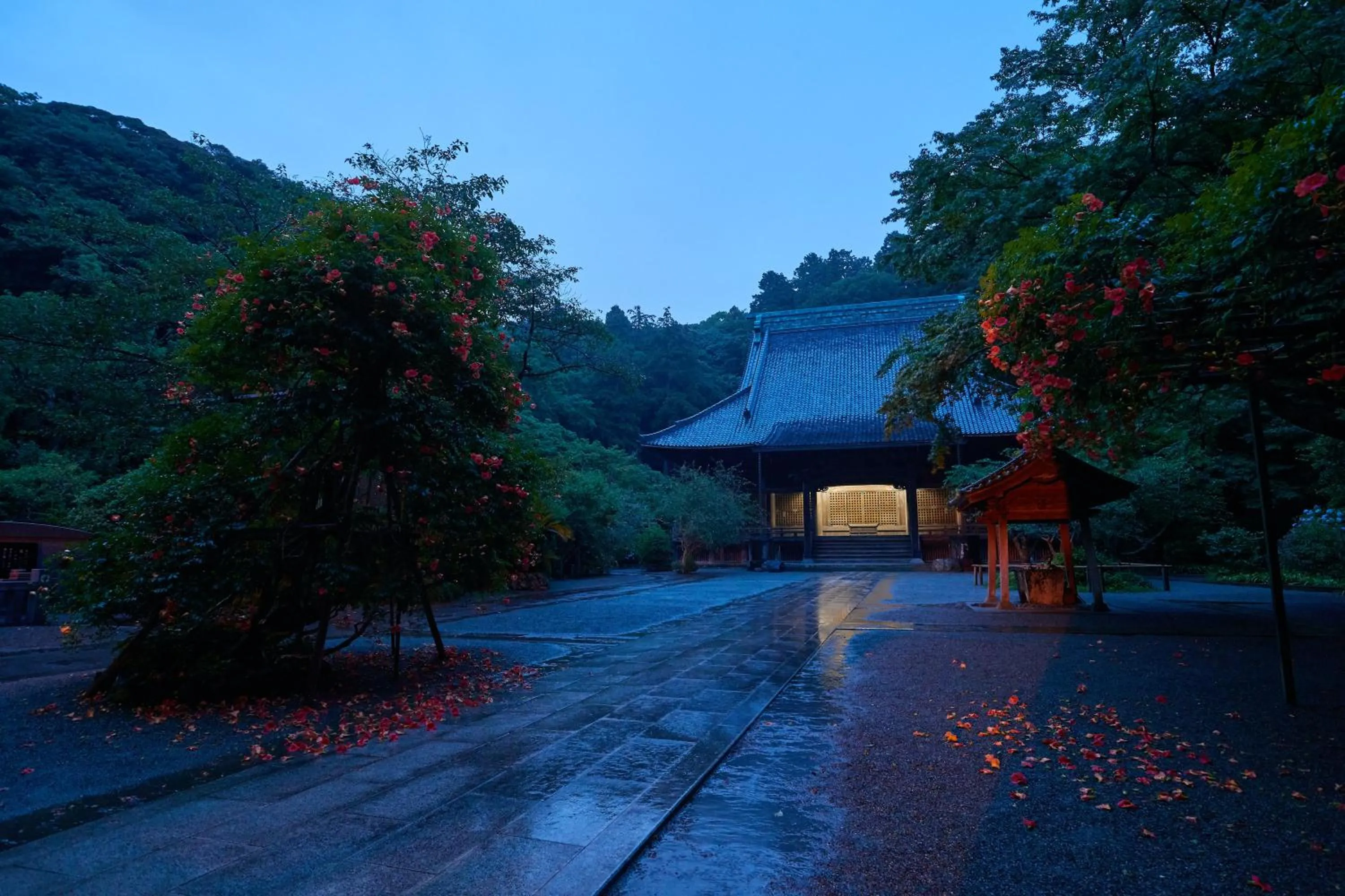 Nearby landmark in KAMAKURA Hotel