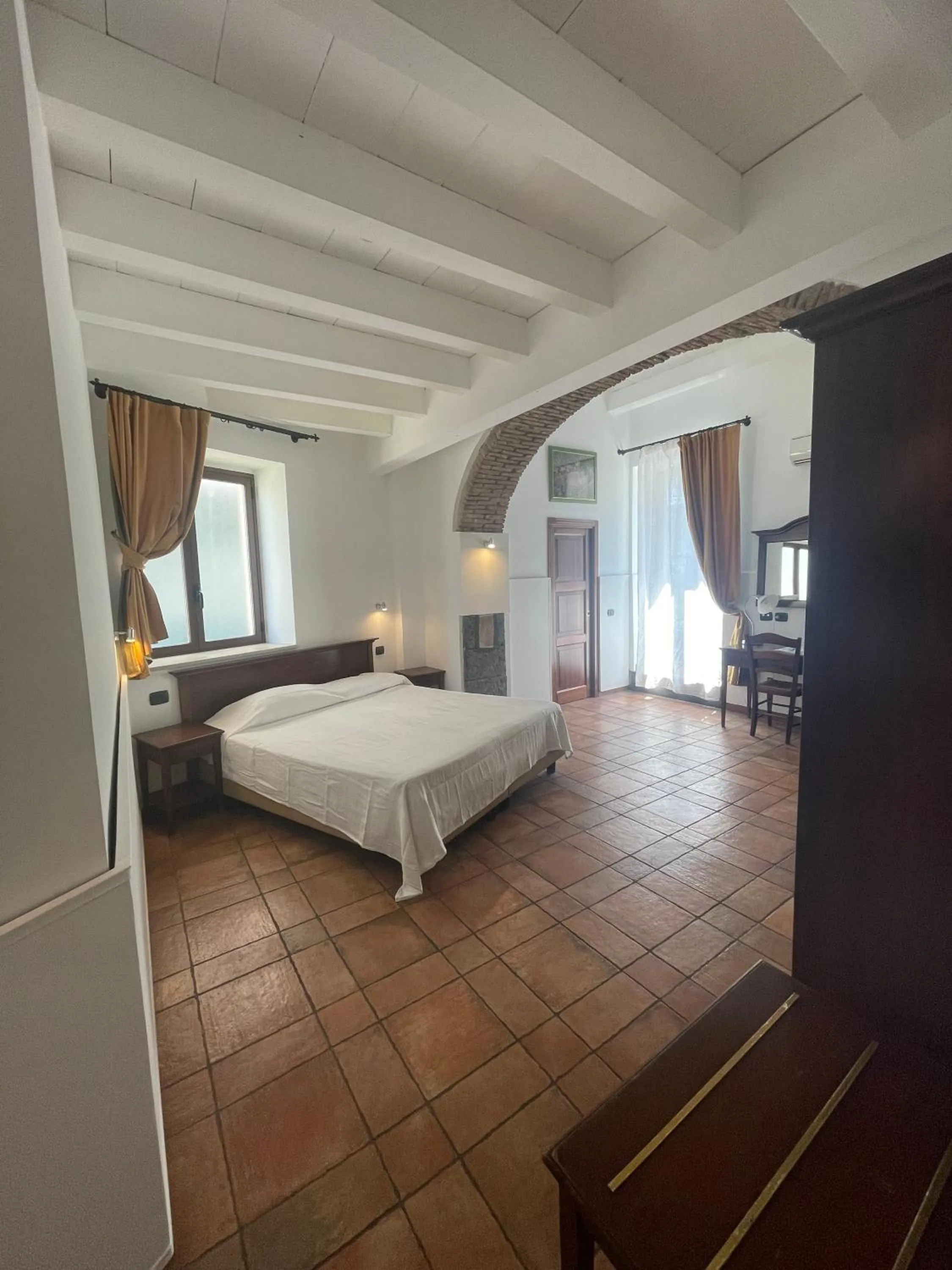 Bed in Hotel Capomulini 3 Stelle