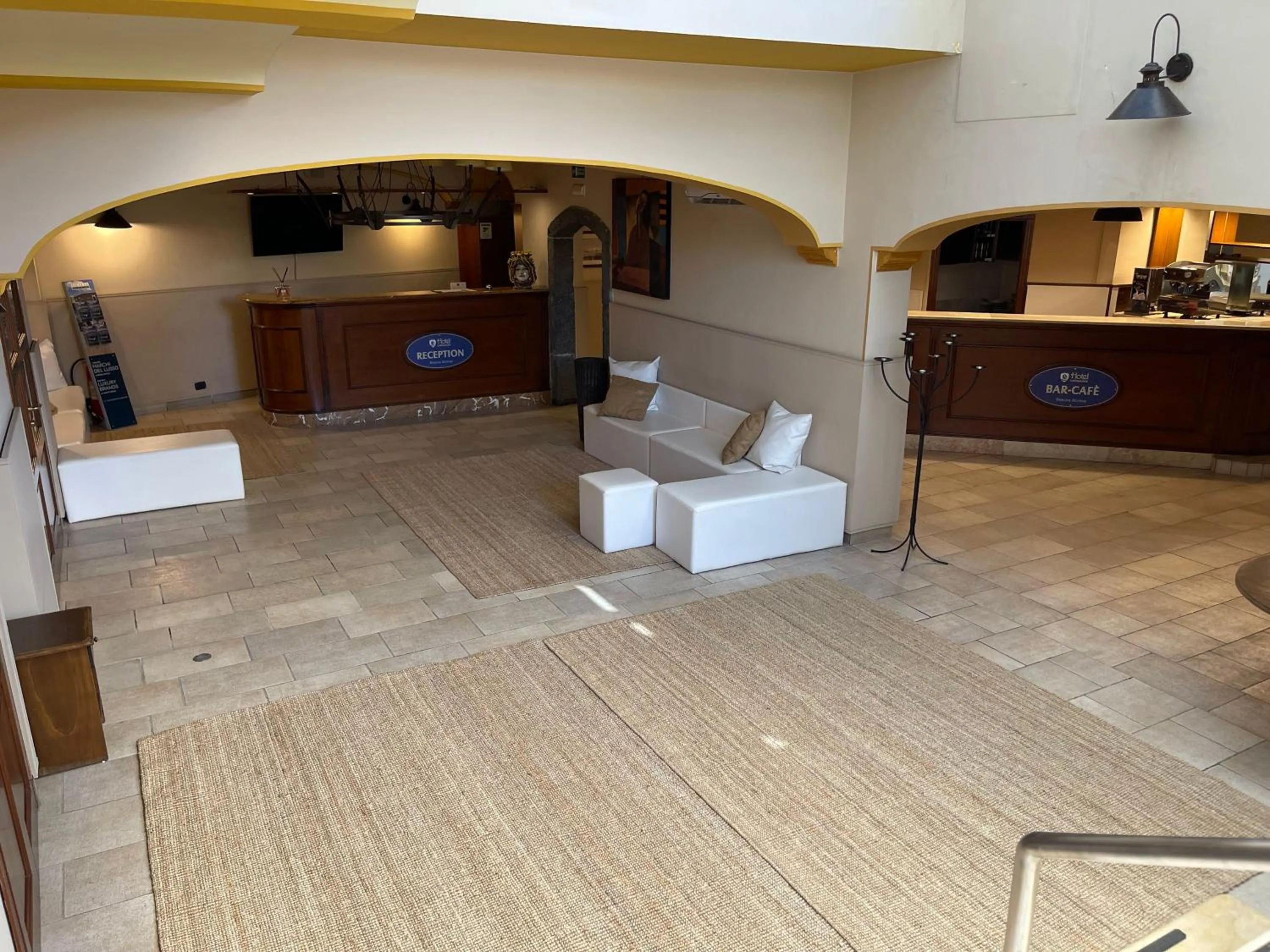 Lobby or reception in Hotel Capomulini 3 Stelle