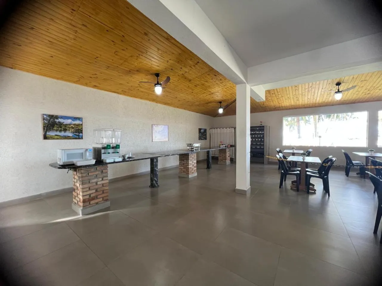 Breakfast in Leviv Praia Hotel