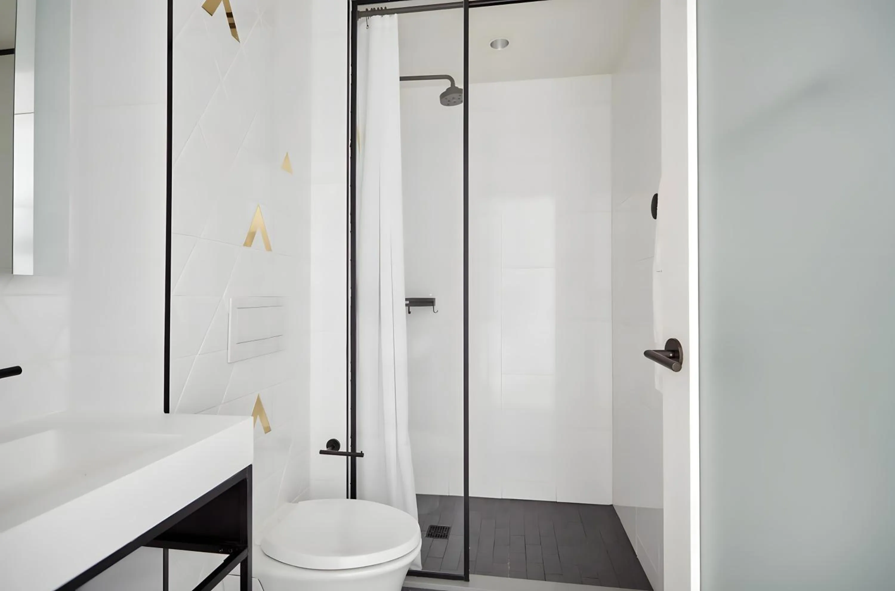 Lark Hotels 907 Main