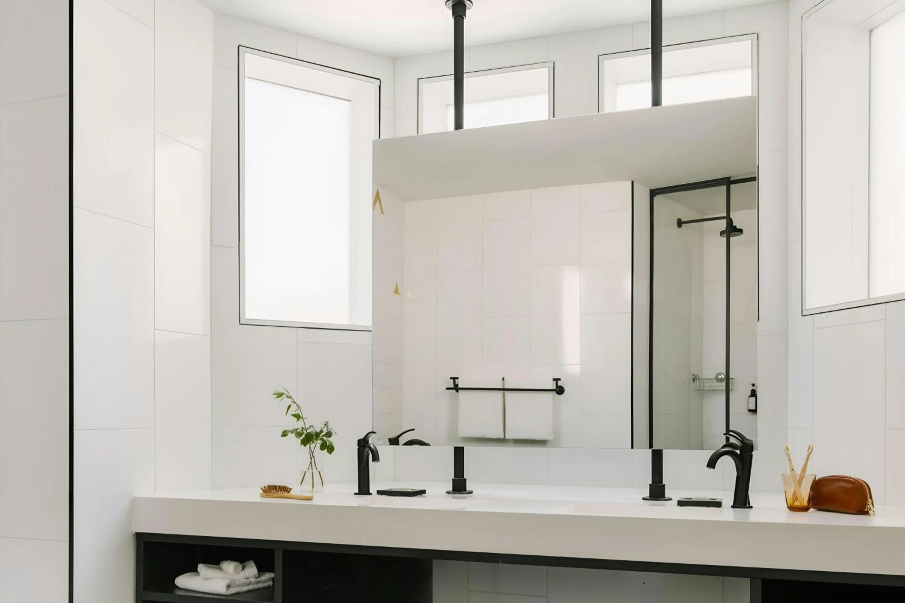 Bathroom in 907 Main Hotel Central Square, Sonder by Marriott Bonvoy