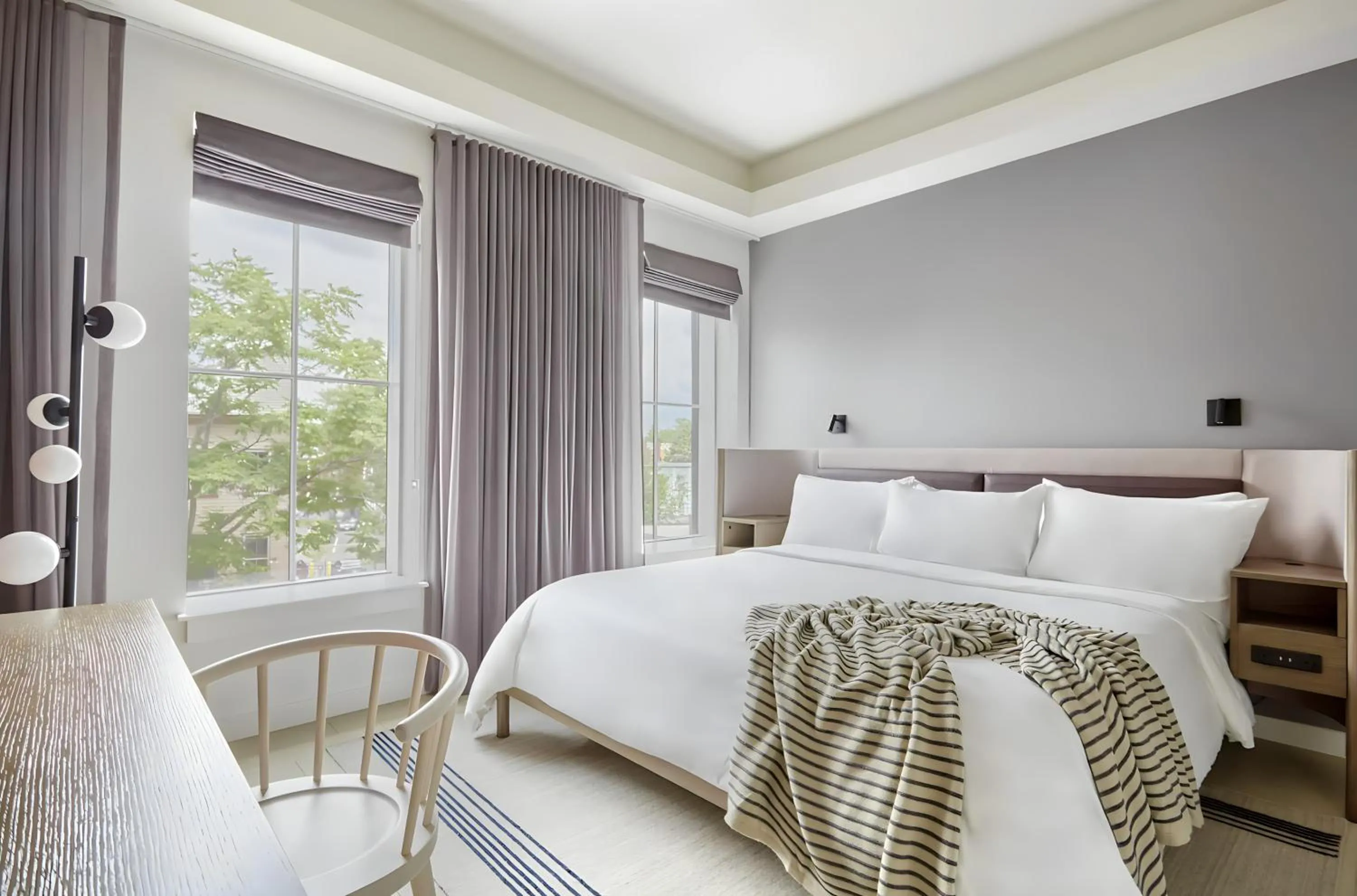 Lark Hotels 907 Main