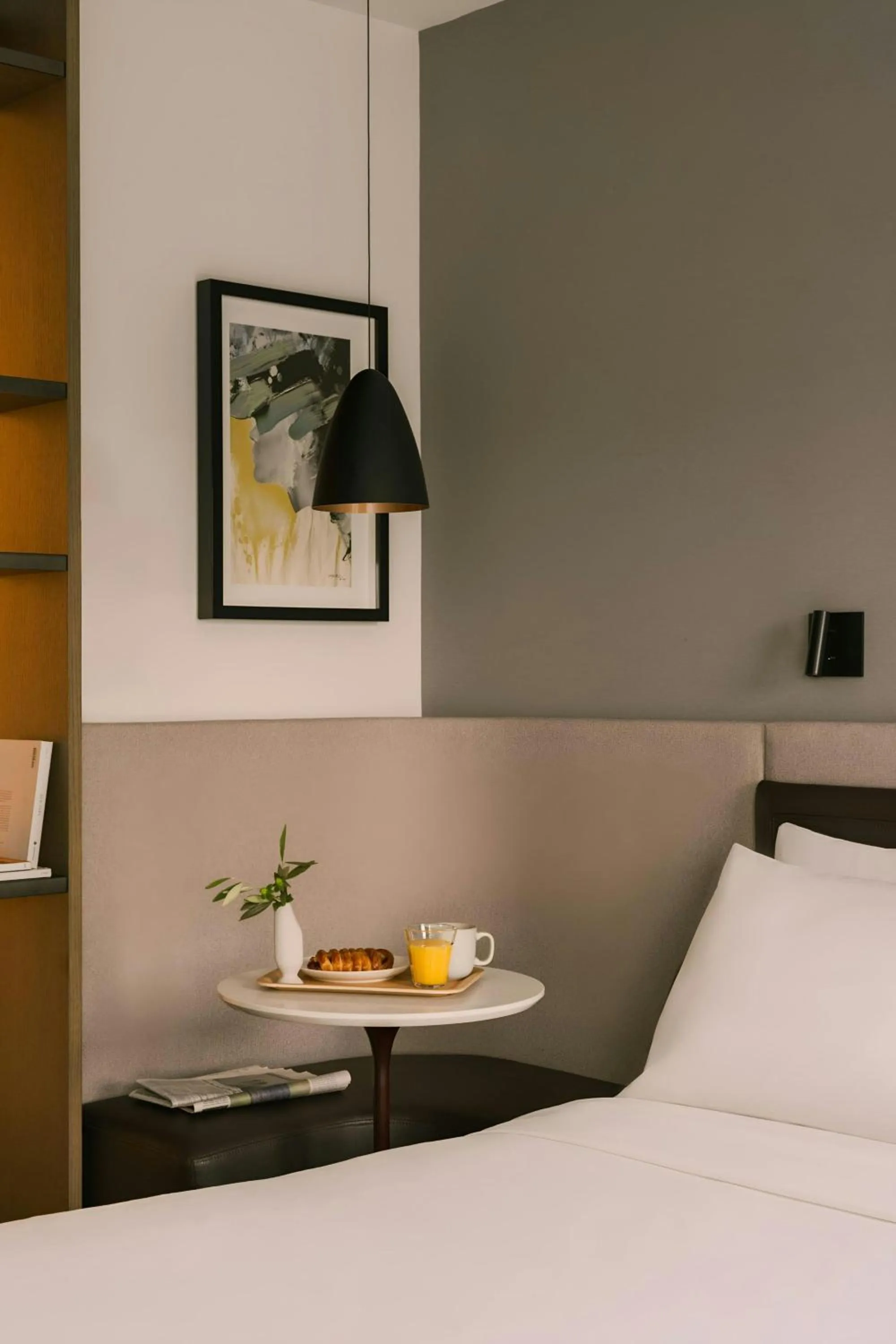 Photo of the whole room, Bed in 907 Main Hotel Central Square, Sonder by Marriott Bonvoy