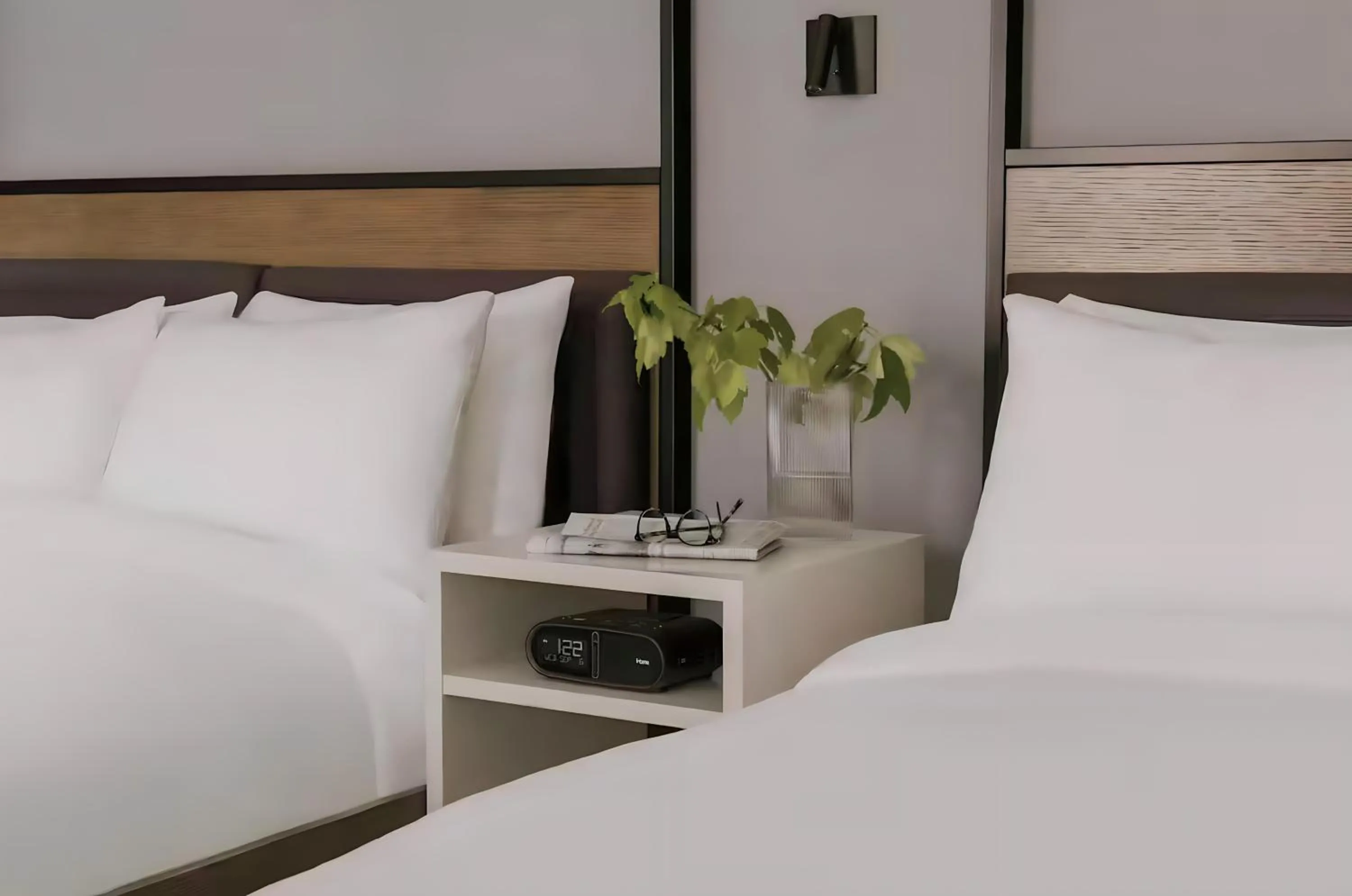 Bed in Lark Hotels 907 Main