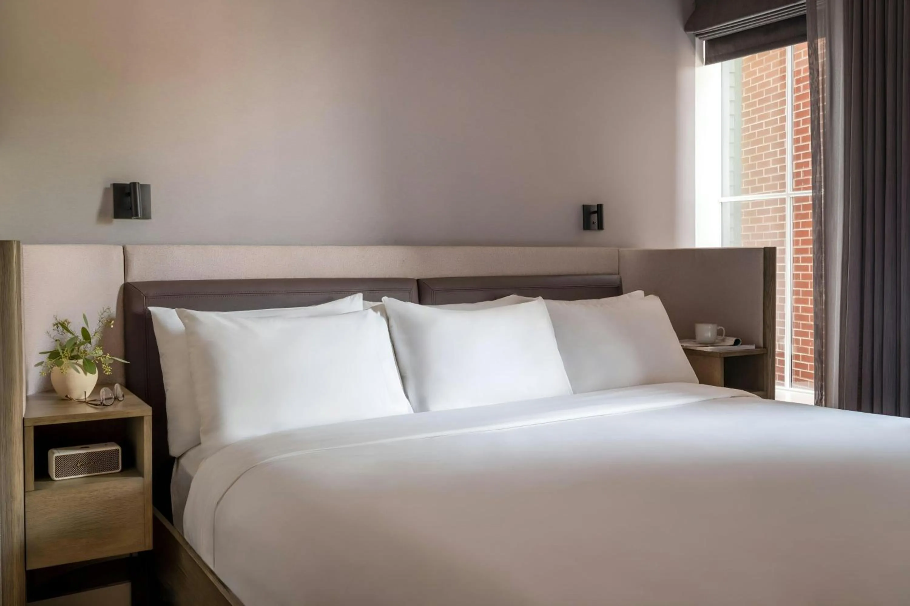 Bedroom, Bed in 907 Main Hotel Central Square, Sonder by Marriott Bonvoy