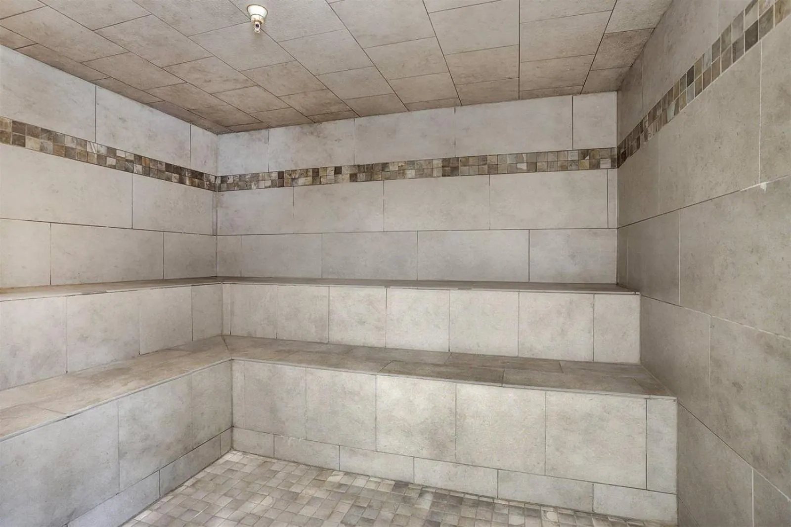 Property building in 1 Bedroom Ski In, Ski Out Mountain Vacation Rental Located Next To Historic Main Street In Downtown Breckenridge